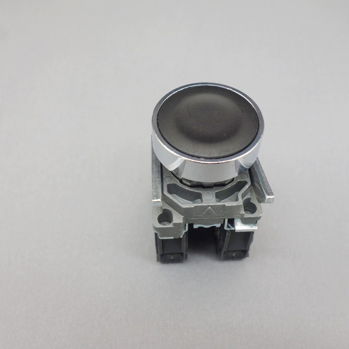 1PC 22MM Metal PUSHBUTTON SWITCH FITS XB4BA25 BLACK 1NC/1NO