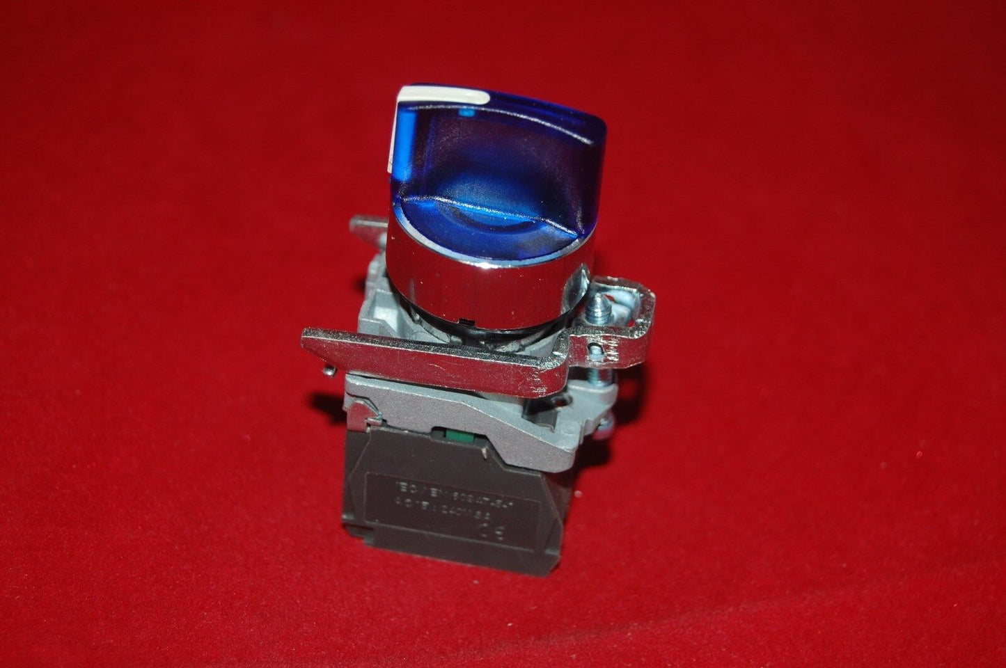 22mm ILLUMINATED Select switch 3 Position Fits Blue XB4BK136G5 120V Maintained