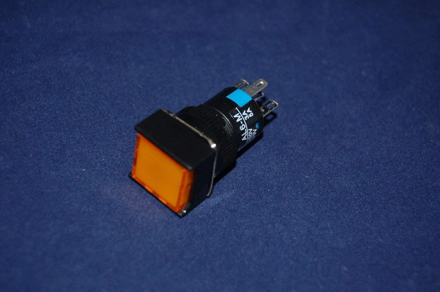 5PCS 16MM YELLOW Square Latching PUSH BUTTON ILLUMINATED 110V AC/DC 5 PINS