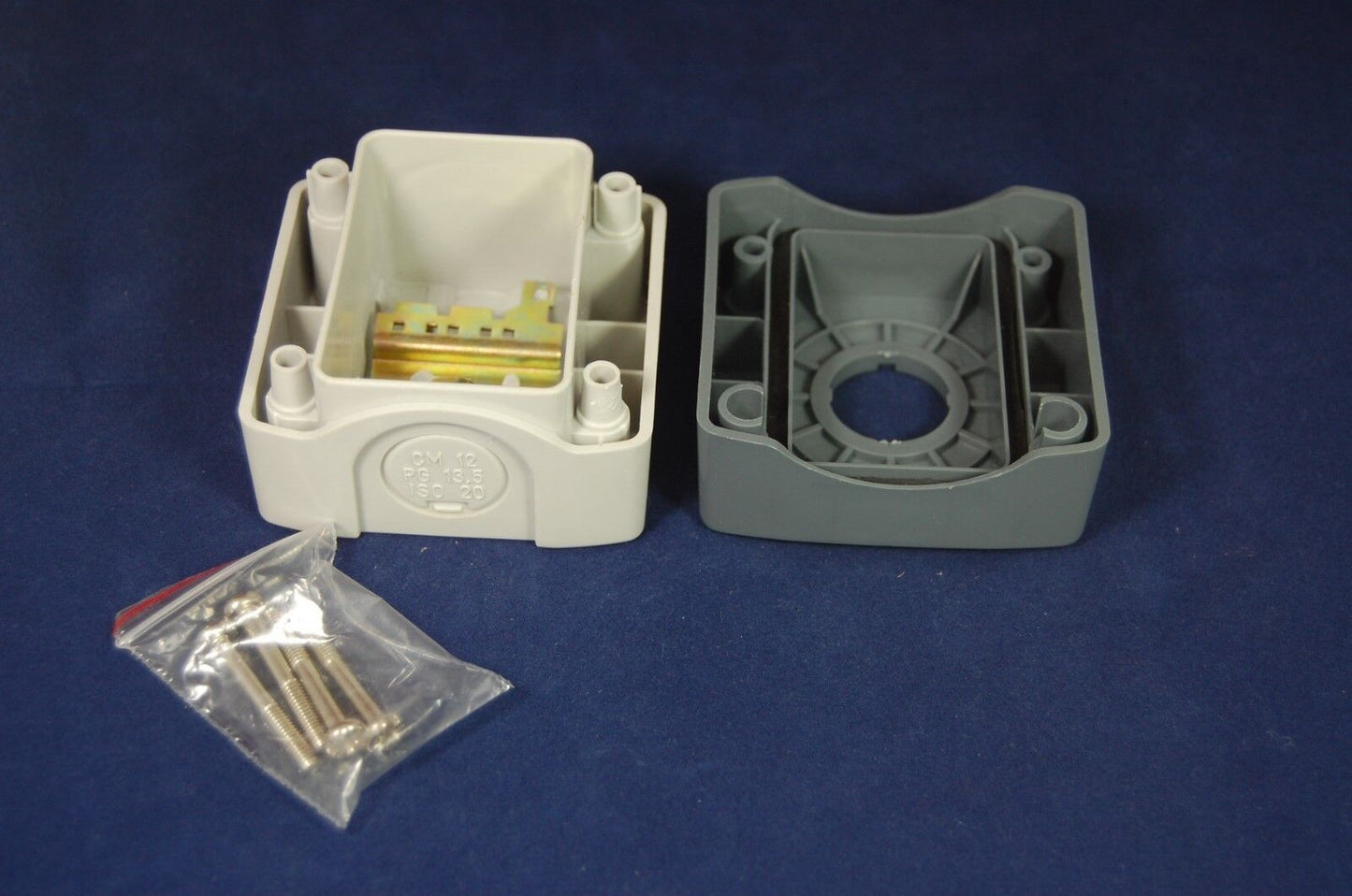 1PC Fits XAL-D01 Control Station 1 Switch 22mm Push Button BOX