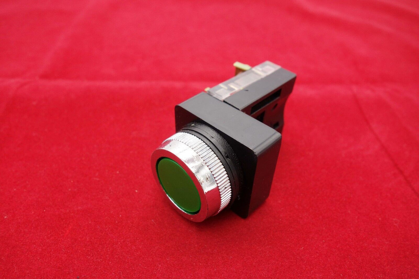 1PC NEW Cutout Dia. 25MM Green Momentary PUSH BUTTON Switch 1NO/1NC PB25