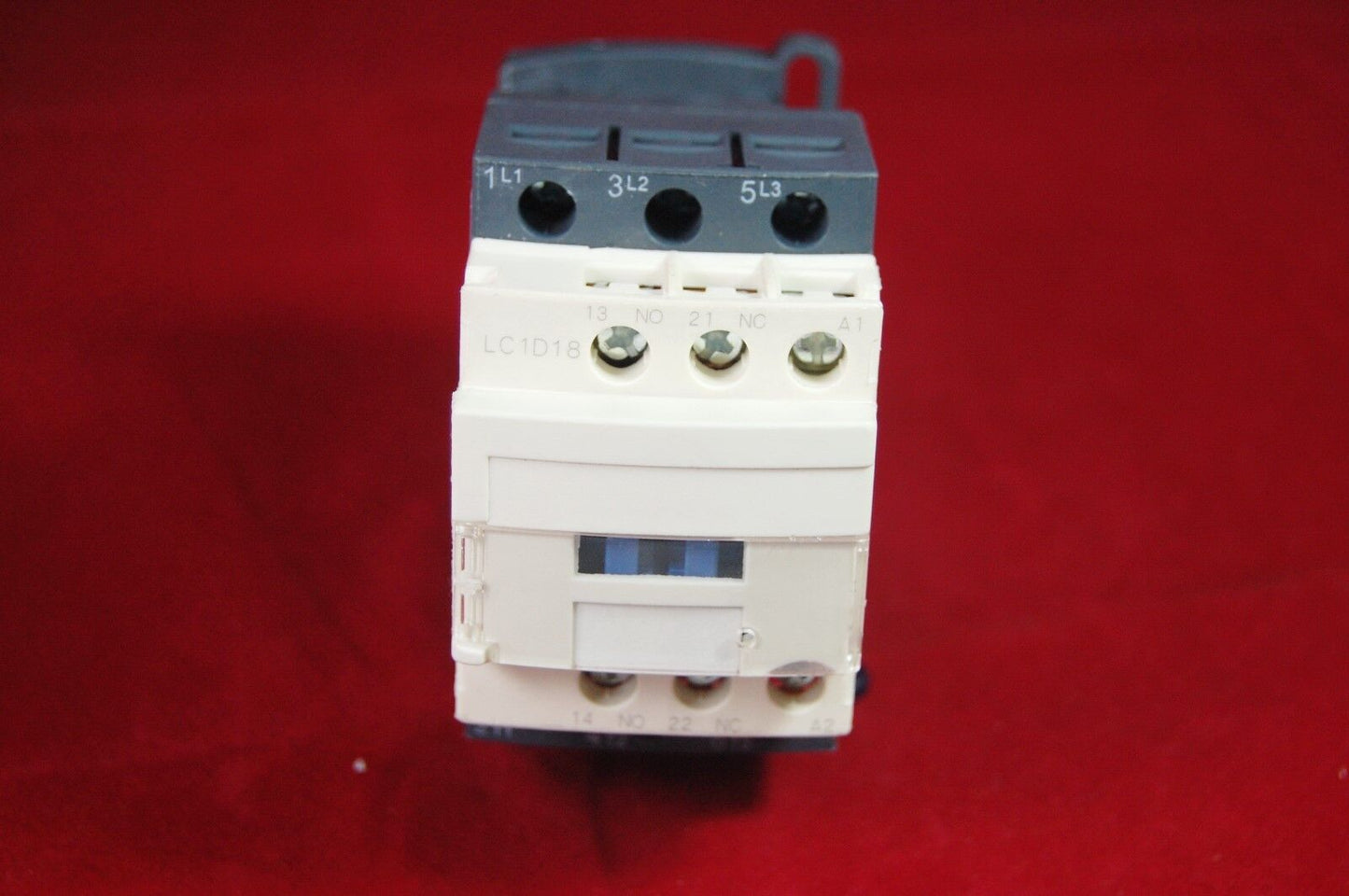 1pc New type FITS LC1D18F7 AC CONTACTOR 18A COIL 110V AC 50/60HZ