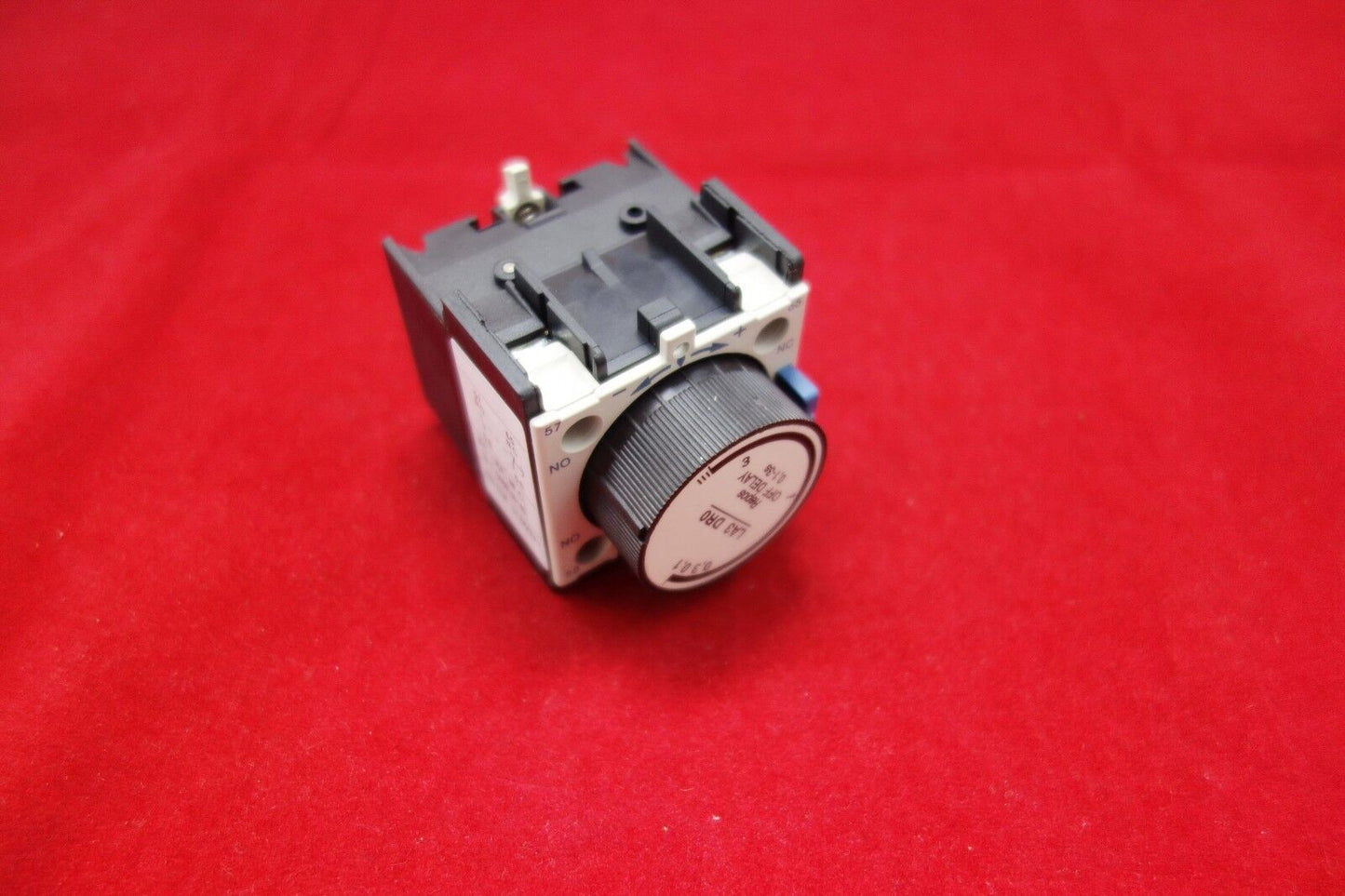 1PC LA3-DR0 OFF Delay timer 0.1-3S use to LC1-D AC Contactor
