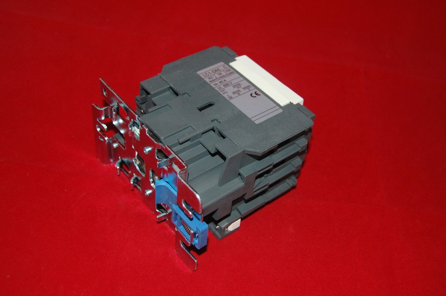 1pc New type FITS LC1D65F7 AC CONTACTOR 65A COIL 110V AC 50/60HZ