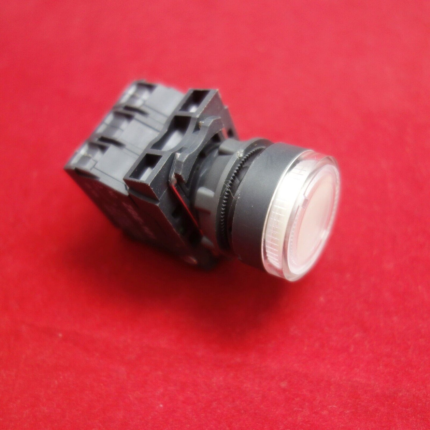 Illuminated 22MM pushbuttons with flush push Fits XB5AW31M5 White 220V Momentary