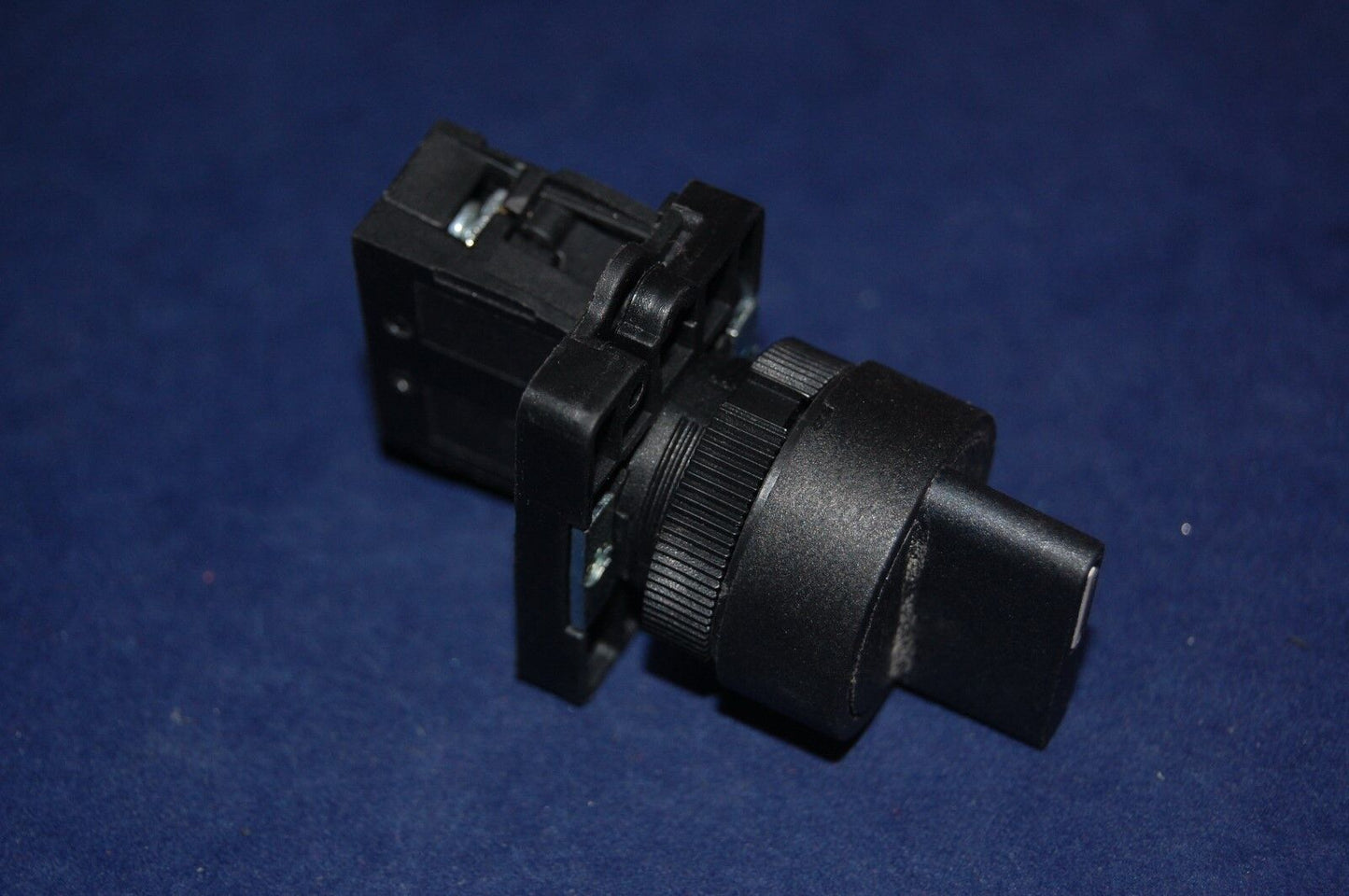 1PC 22mm Selector switch 2 Position Fits XB2ED21 Select Switch 1NO Maintain
