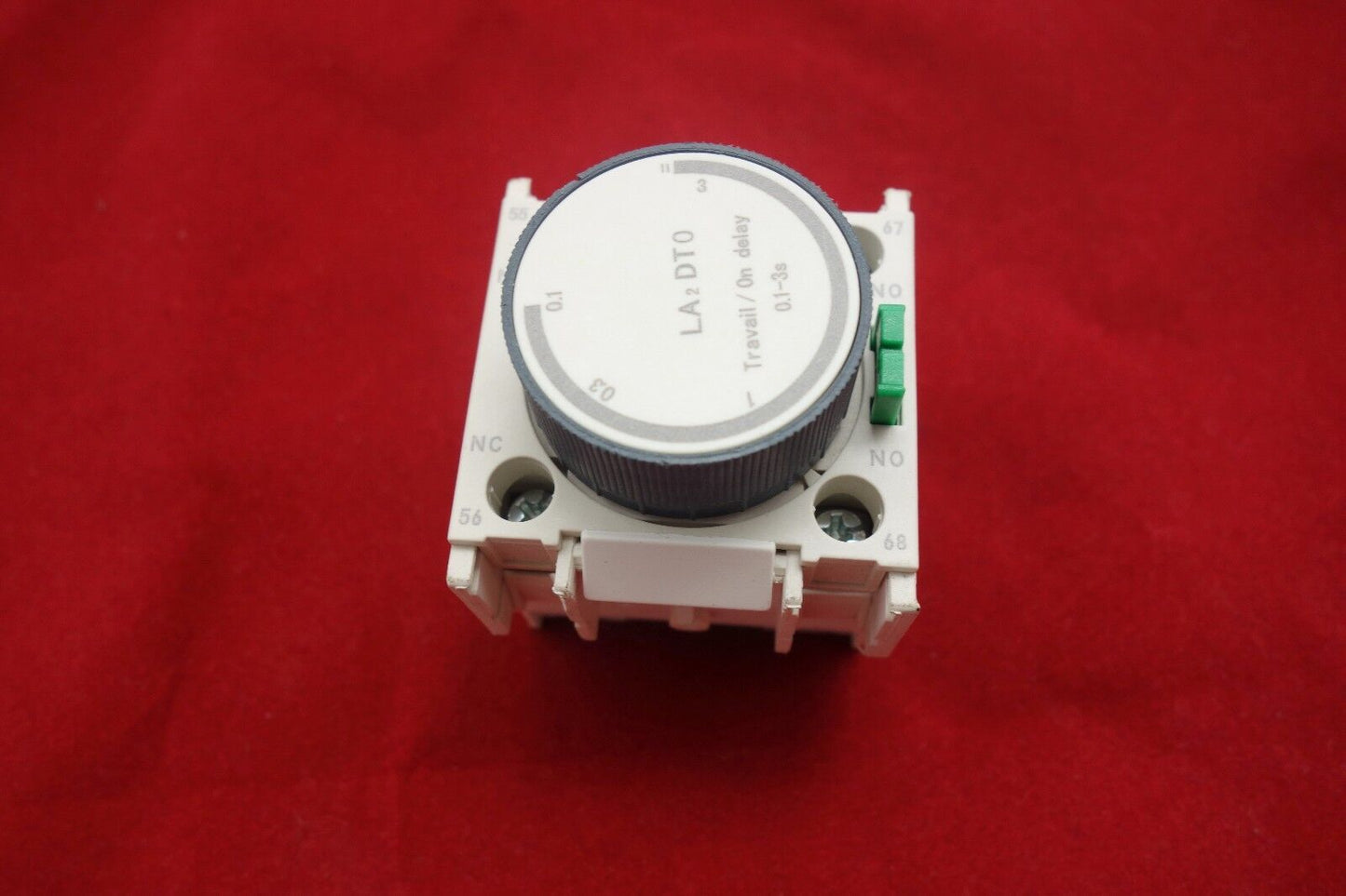 1PC LA2-DT0 ON Delay timer 0.1-3S use to LC1-D AC Contactor