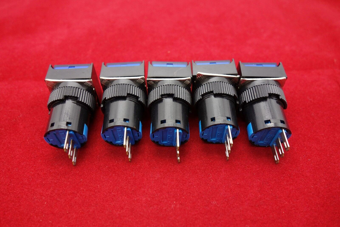 5PCS 16MM Blue Square Maintained PUSH BUTTON 3 Pins 250V AC 3A / DC 30V 5A