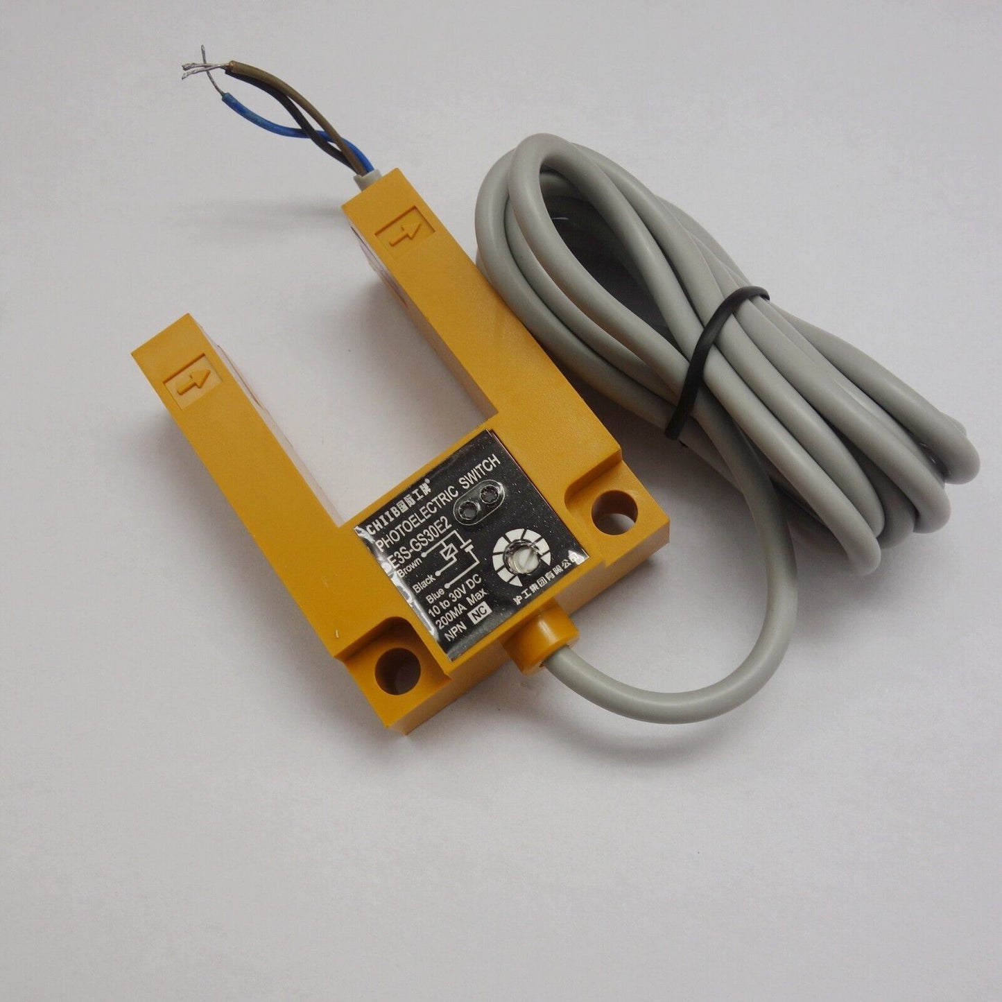 1 PC E3S-GS30E2 Slot Type photoelectric switch NPN NC Groove type