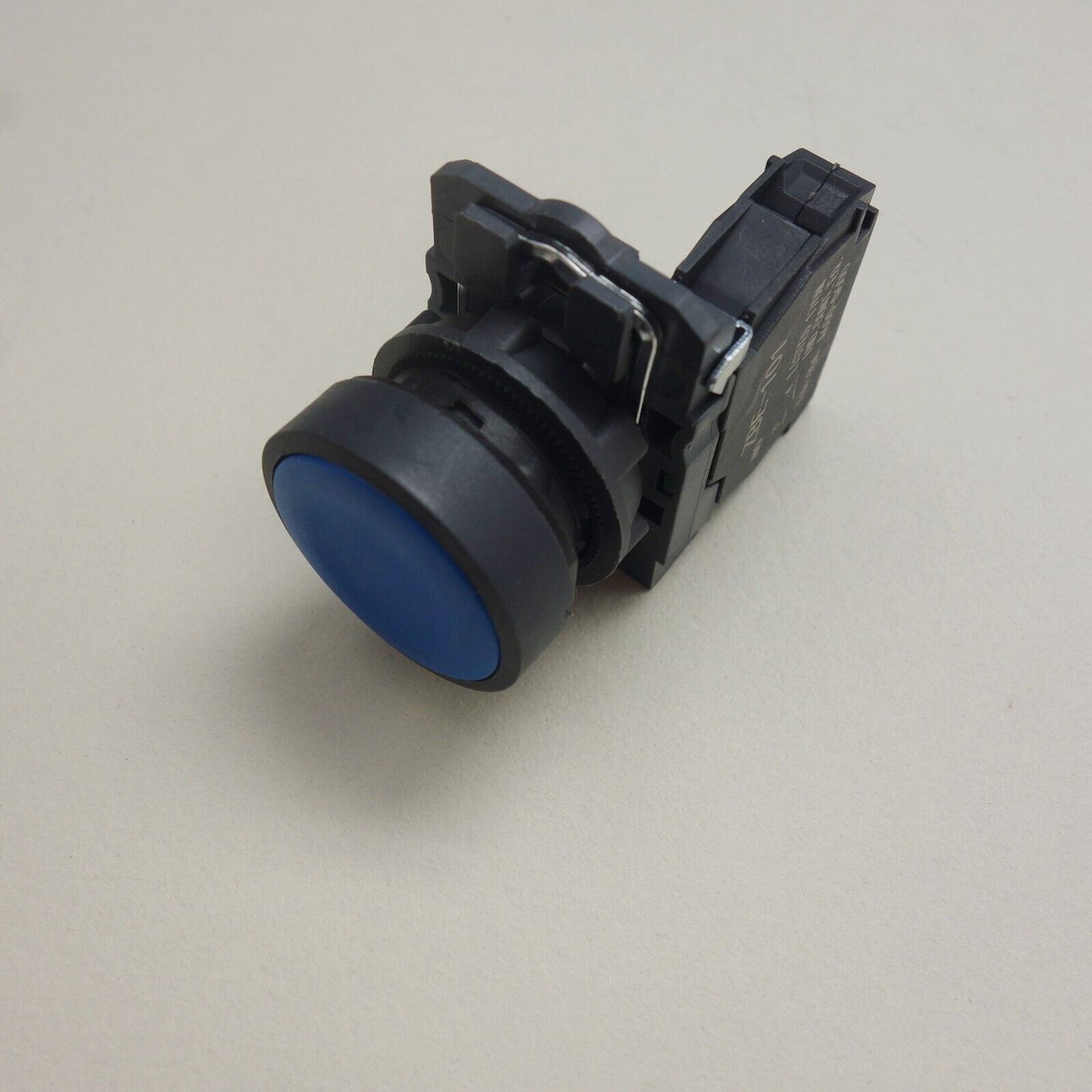 2PCS 22MM PUSHBUTTON SWITCH FITS XB5AA61 Blue 1NO SPRING Return flush push