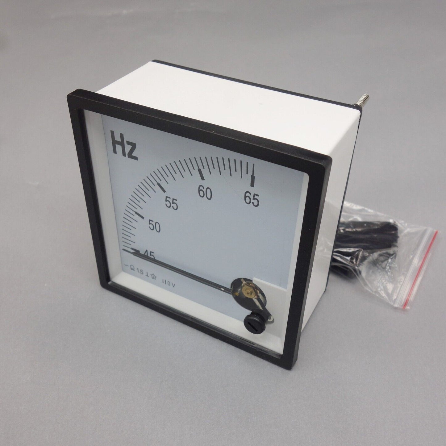1PC Analogue Frequency Panel Meter 45-65HZ 110V 96*96MM directly Connect