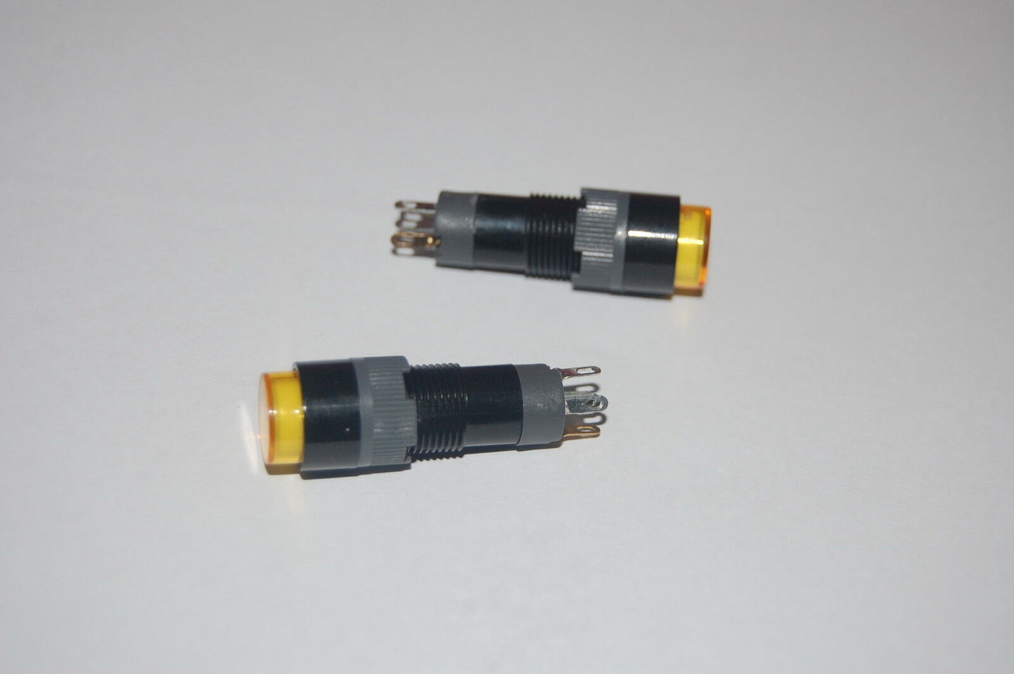 2PCS 10MM Yellow ROUND Momentary PUSH BUTTON LED ILLUMINATED 110V AC 5 PINS