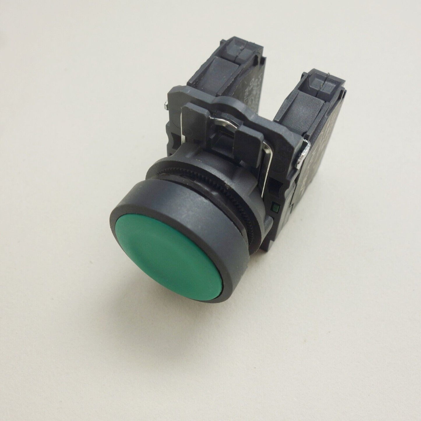 2PCS 22MM PUSHBUTTON SWITCH FITS XB5AA35 GREEN 1NO/1NC SPRING Return flush push