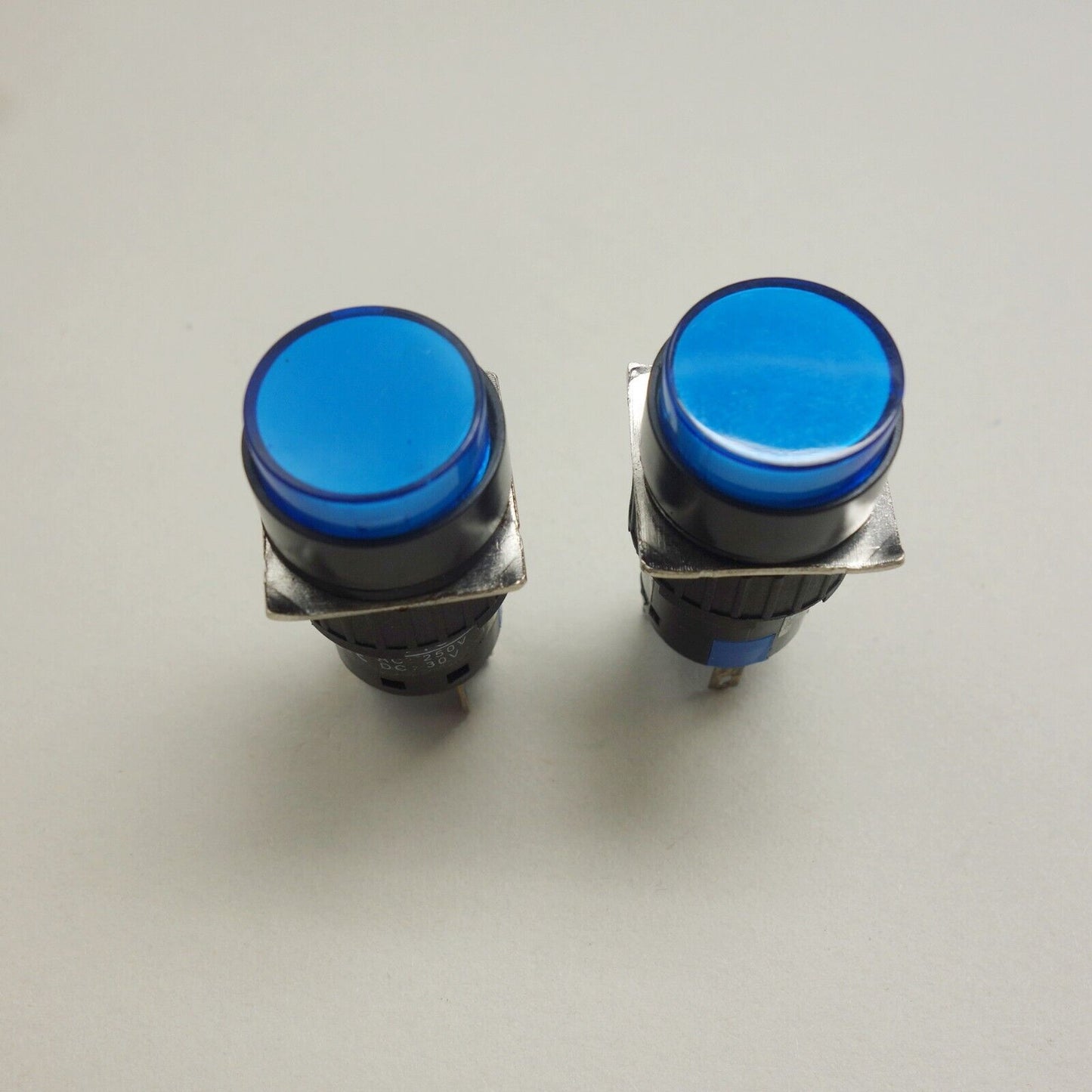 2PCS 16MM BLUE LED ILLUMINATED ROUND Momentary PUSH BUTTON 2NO/2NC 2POLES LA39-E