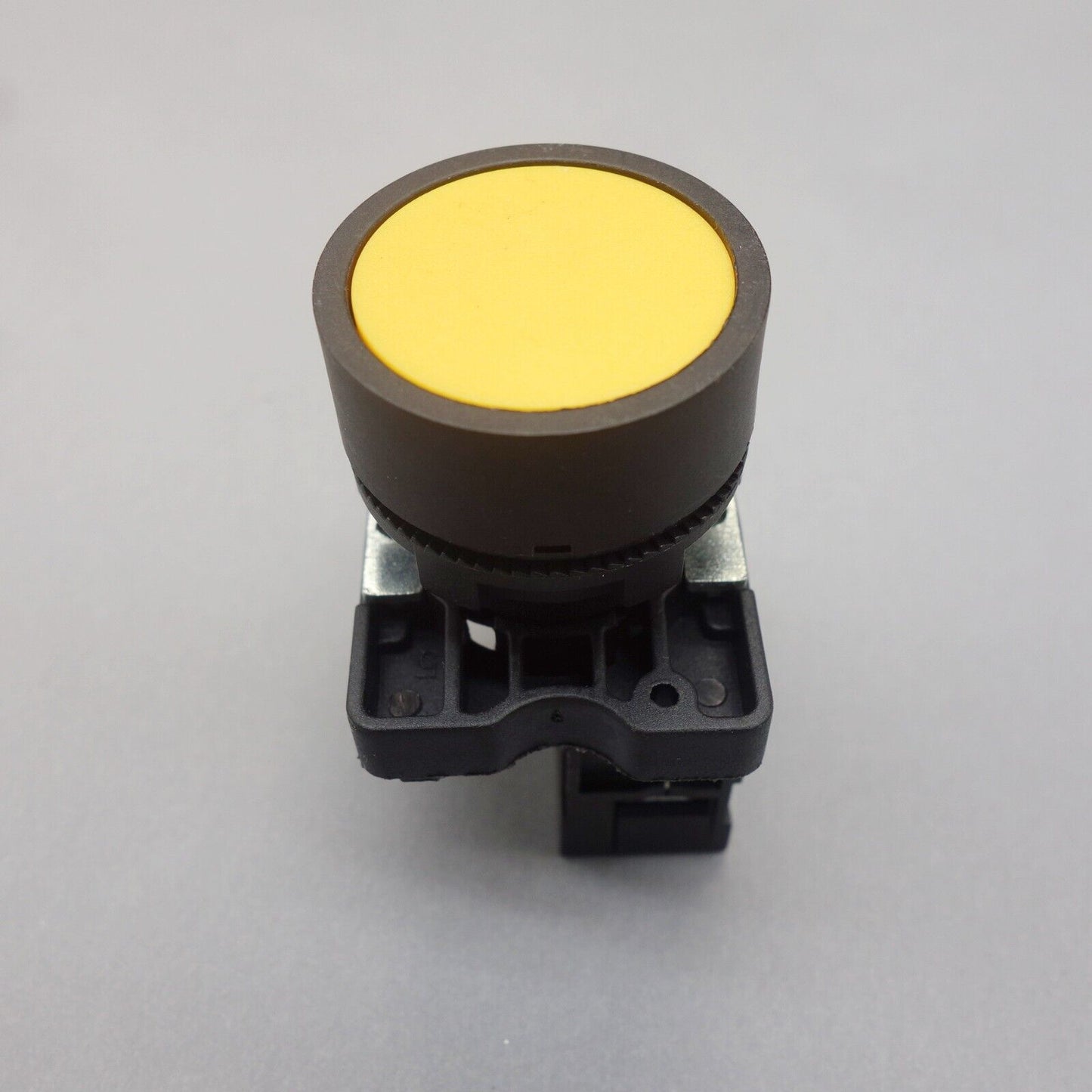 2PCS 22MM PUSHBUTTON SWITCH FITS XB2EA1 Yellow 1No flush push Momentary Plastic