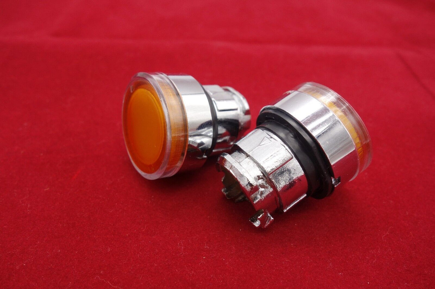 2PC 22MM PUSHBUTTON SWITCH HEAD FITS ZB4 BW353 Yellow Head XB4BW35 Parts