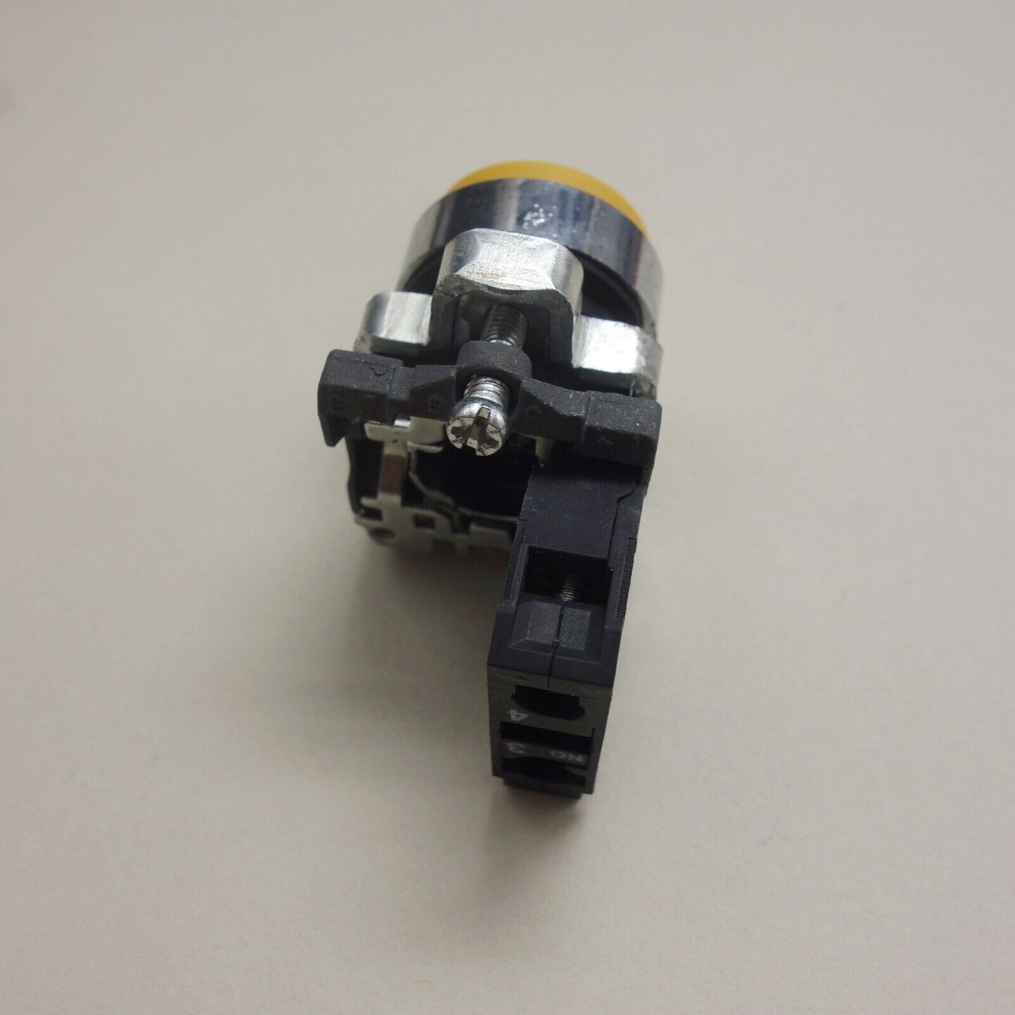 1PC 22MM PUSHBUTTON SWITCH FITS XB4BL51 YELLOW 1NO Projecting push XB4BL