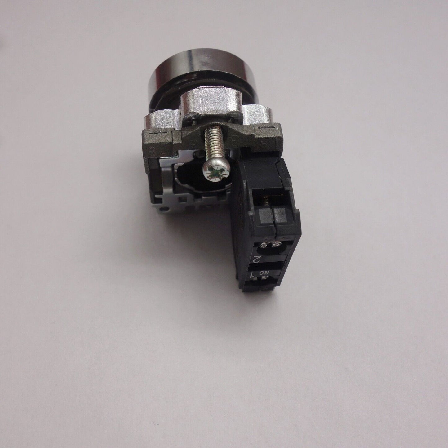 1PC NEW 22MM Metal PUSHBUTTON SWITCH FITS XB4BA42 RED 1N/C Momentary