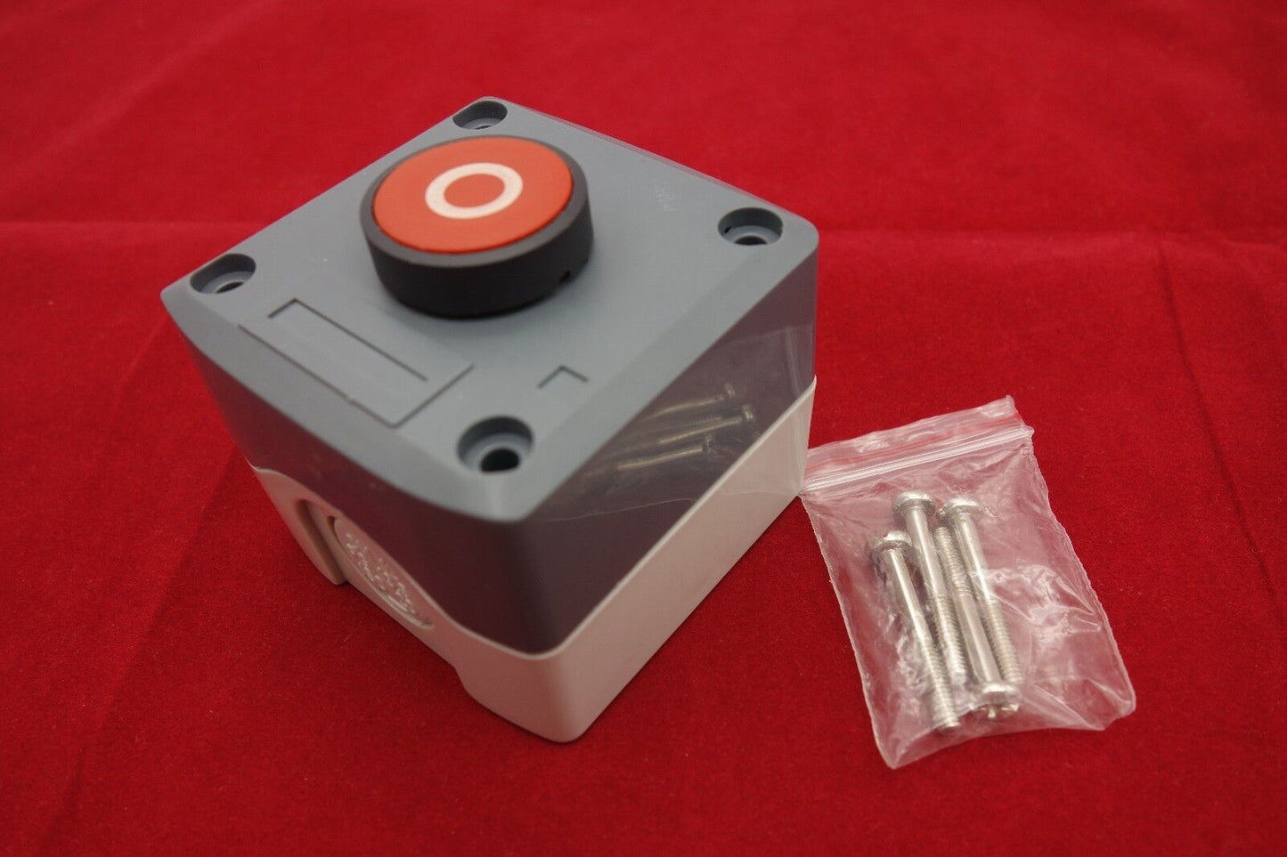 1PC Fits XAL-D112 22mm Control Station Enclosure Flush RED Push 1N/C