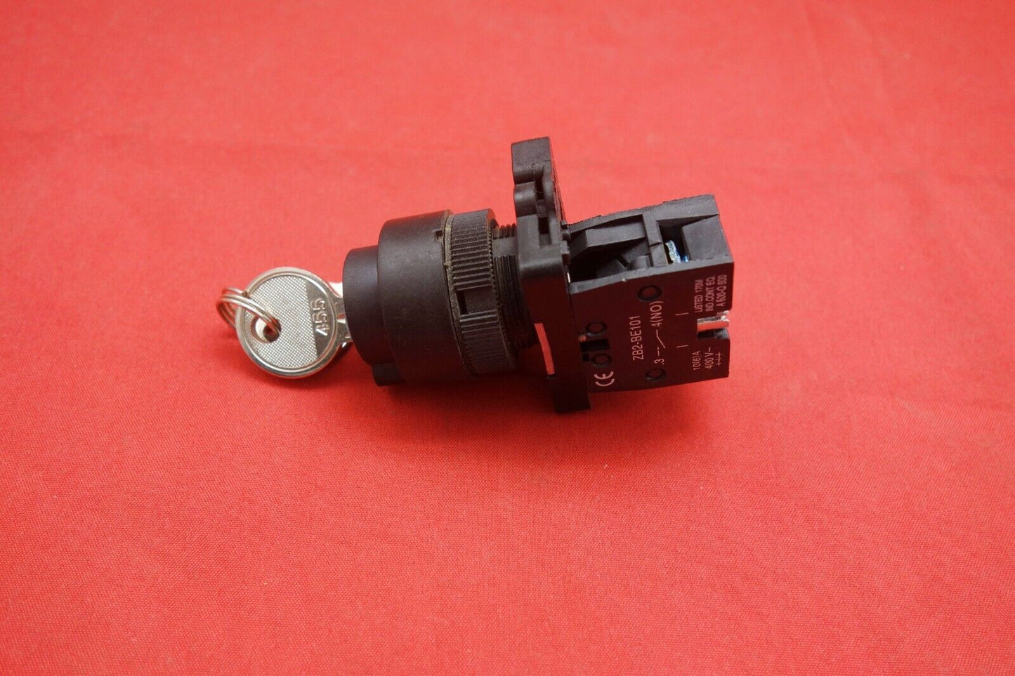 1PC FITS XB2 EG41 22MM 1NO 2 Positions Latching Key Select Selector Switch