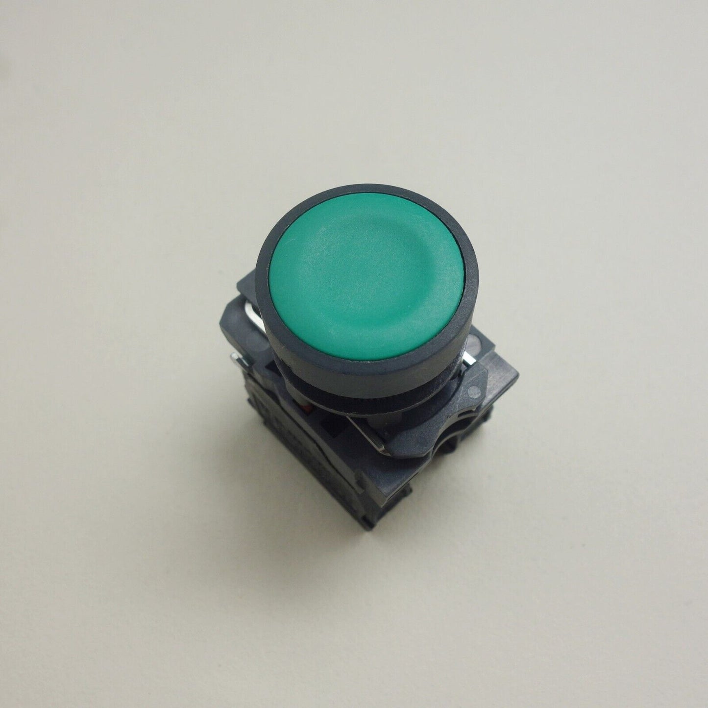 2PCS 22MM PUSHBUTTON SWITCH FITS XB5AA35 GREEN 1NO/1NC SPRING Return flush push