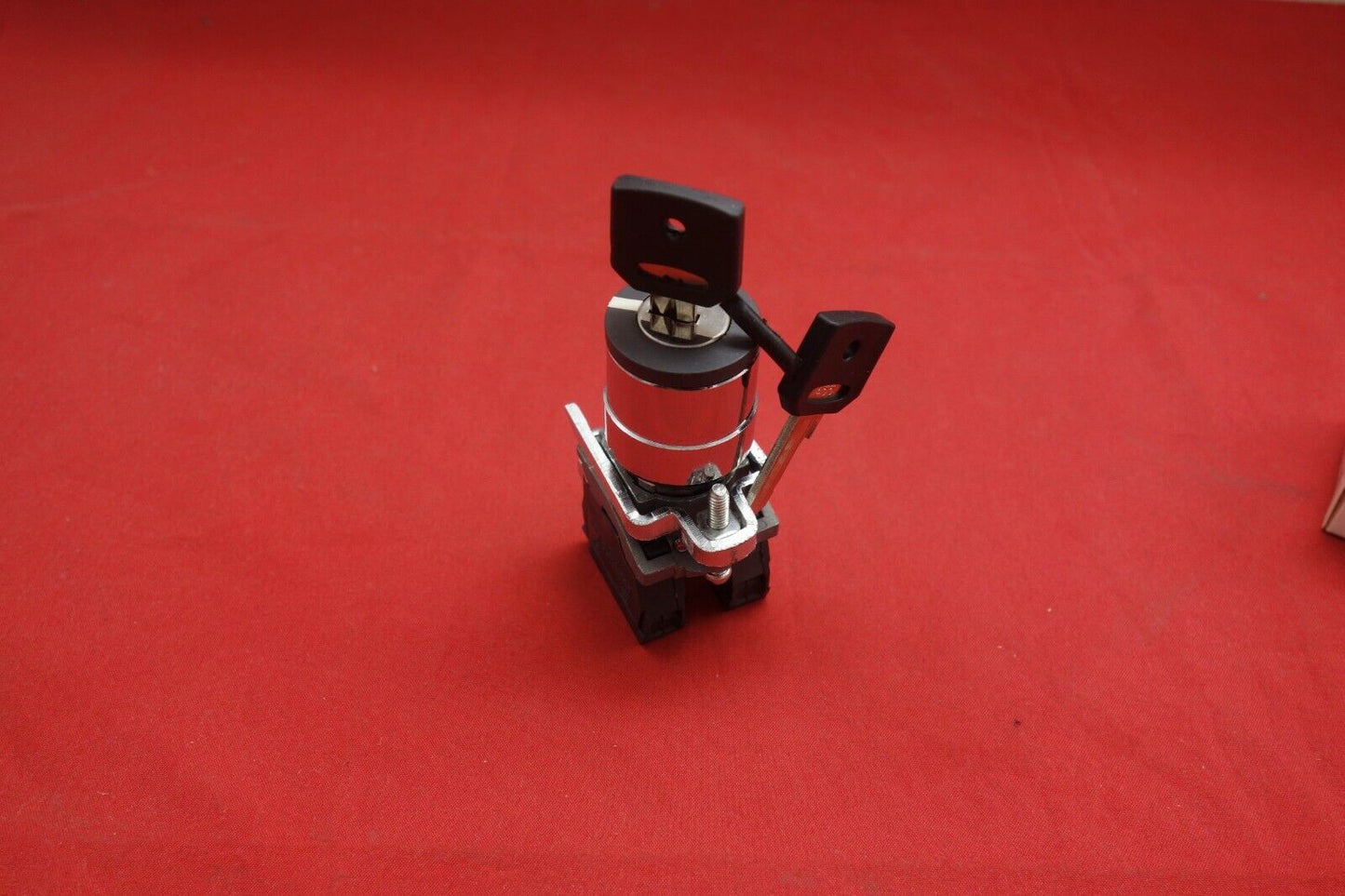 1PC 22mm Key switch 3 Position Spring return Fits Metal XB4BG73 Momentary 2NO