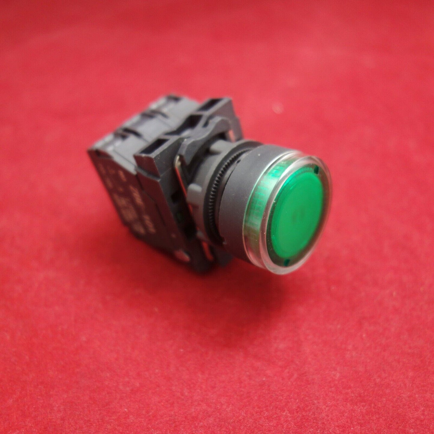 1PC 22mm Green Illuminated pushbutton Switch Fits XB5AW33B5 24V LED Momentary
