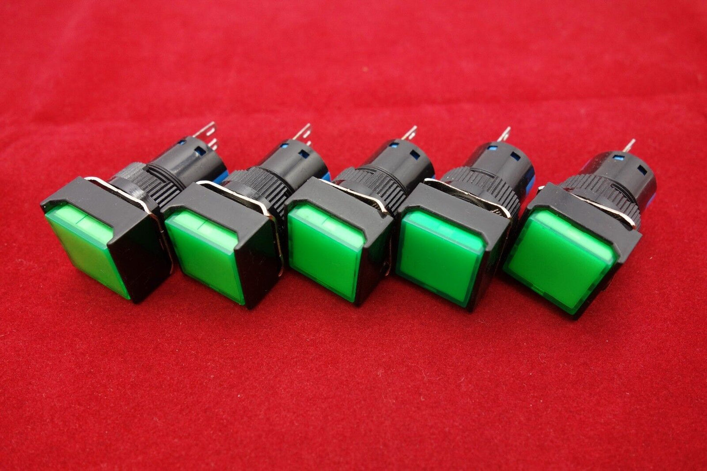 5PCS 16MM Green Square Momentary PUSH BUTTON 3 Pins 250V AC 3A / DC 30V 5A