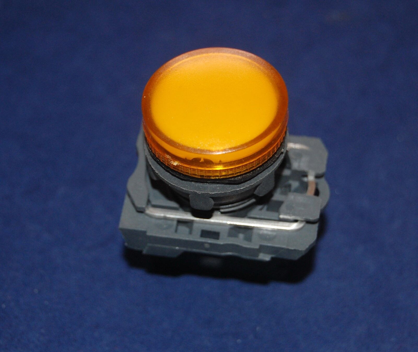 1PC 22MM XB5 YELLOW Pilot light LED FITS XB5 AVG5 110V AC