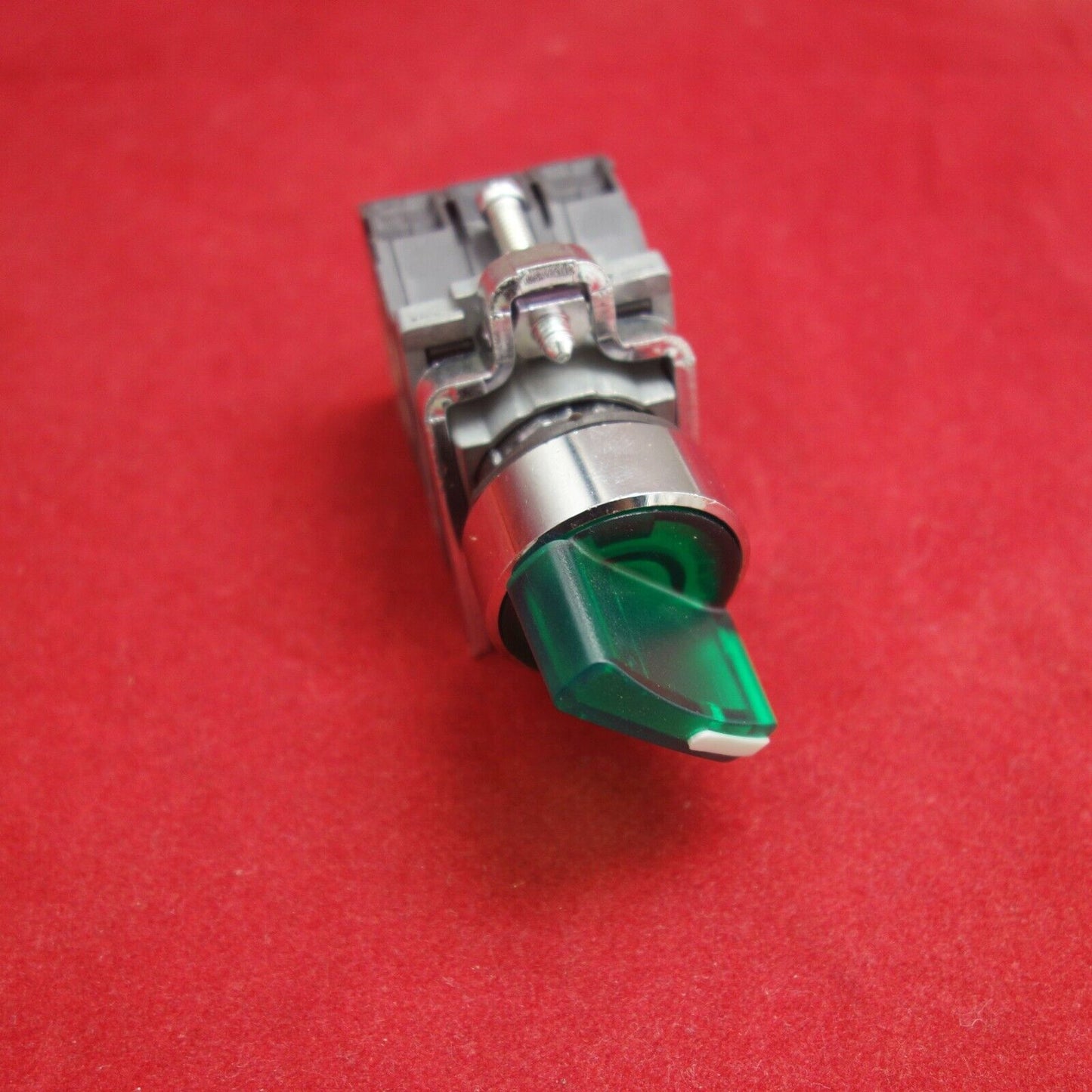 22mm ILlUMINATED Selector switch 3 Position Fits Green XB4BK133B5 24V Maintained