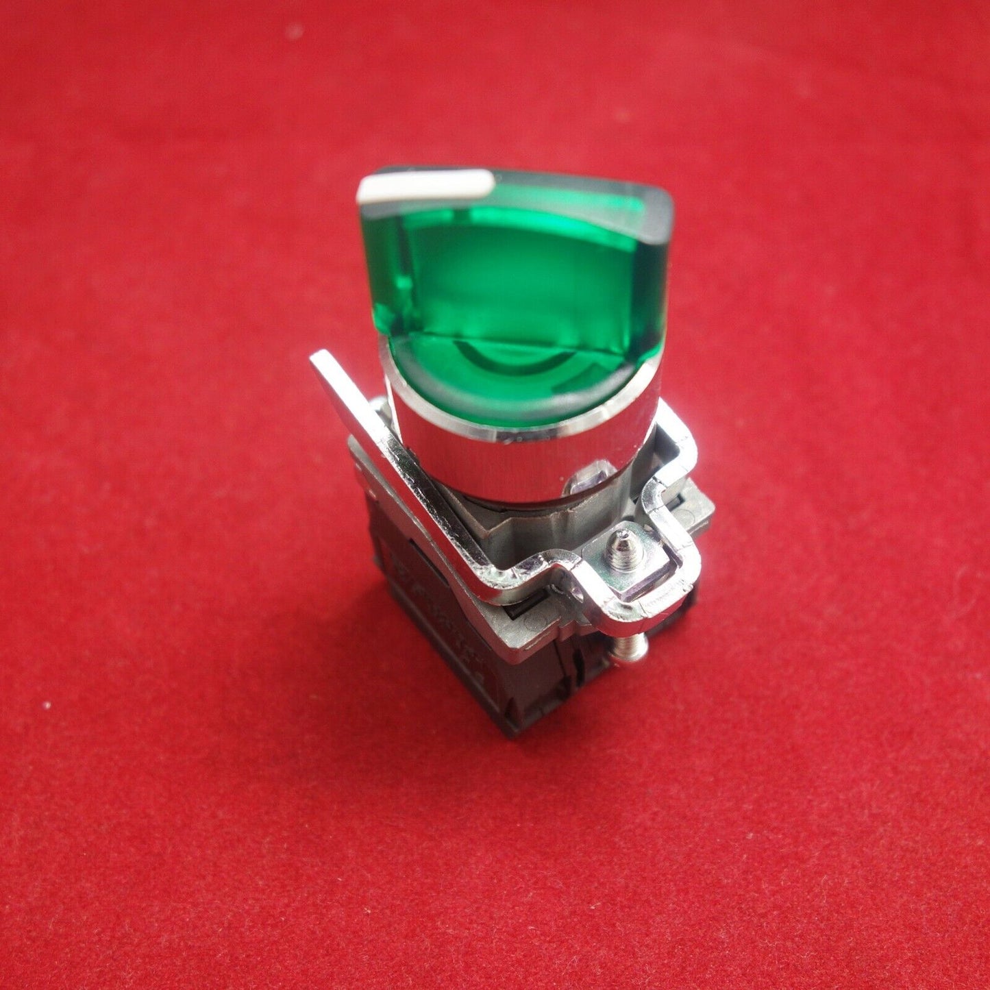 22mm ILlUMINATED Selector switch 3 Position Fits Green XB4BK133B5 24V Maintained