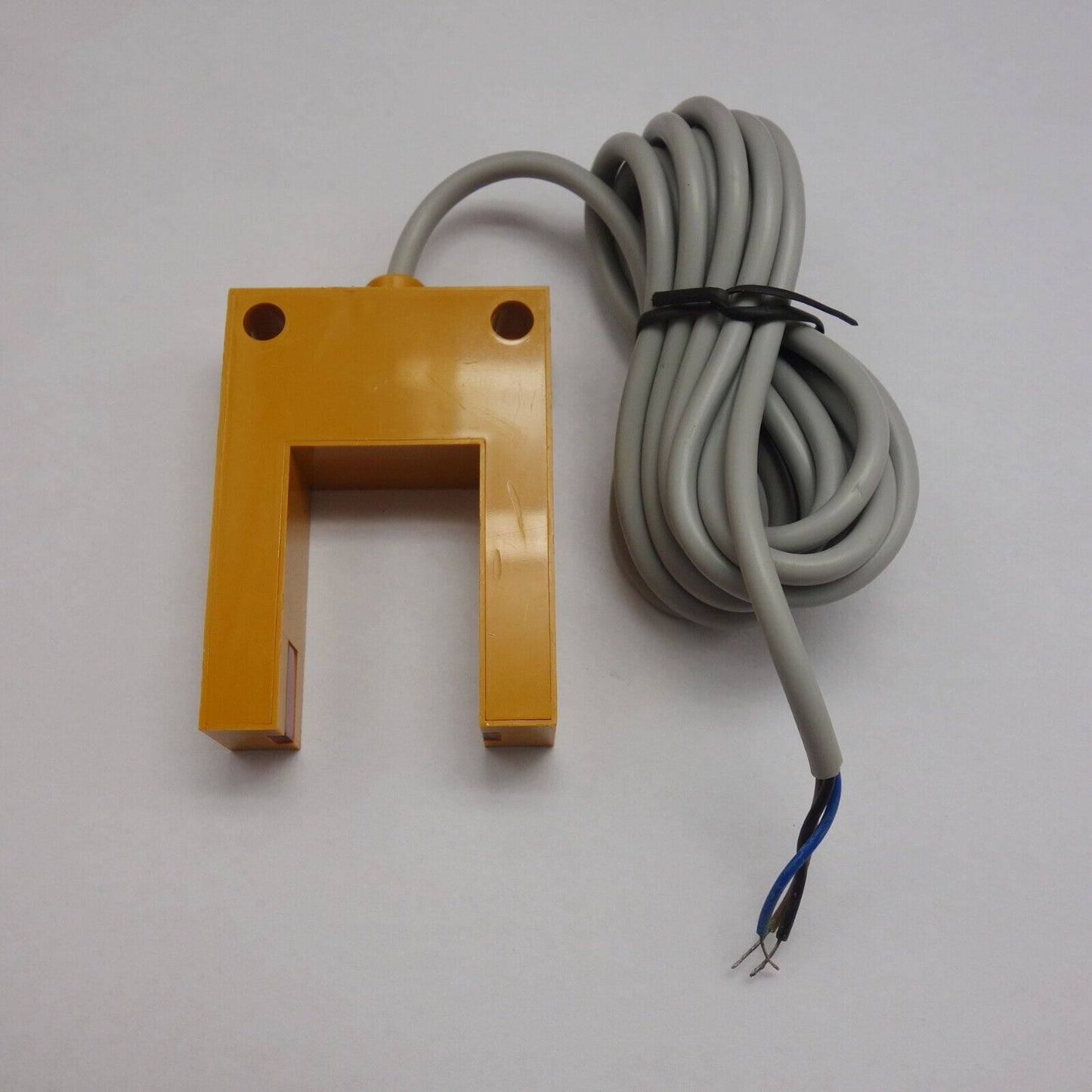 1 PC E3S-GS30E2 Slot Type photoelectric switch NPN NC Groove type