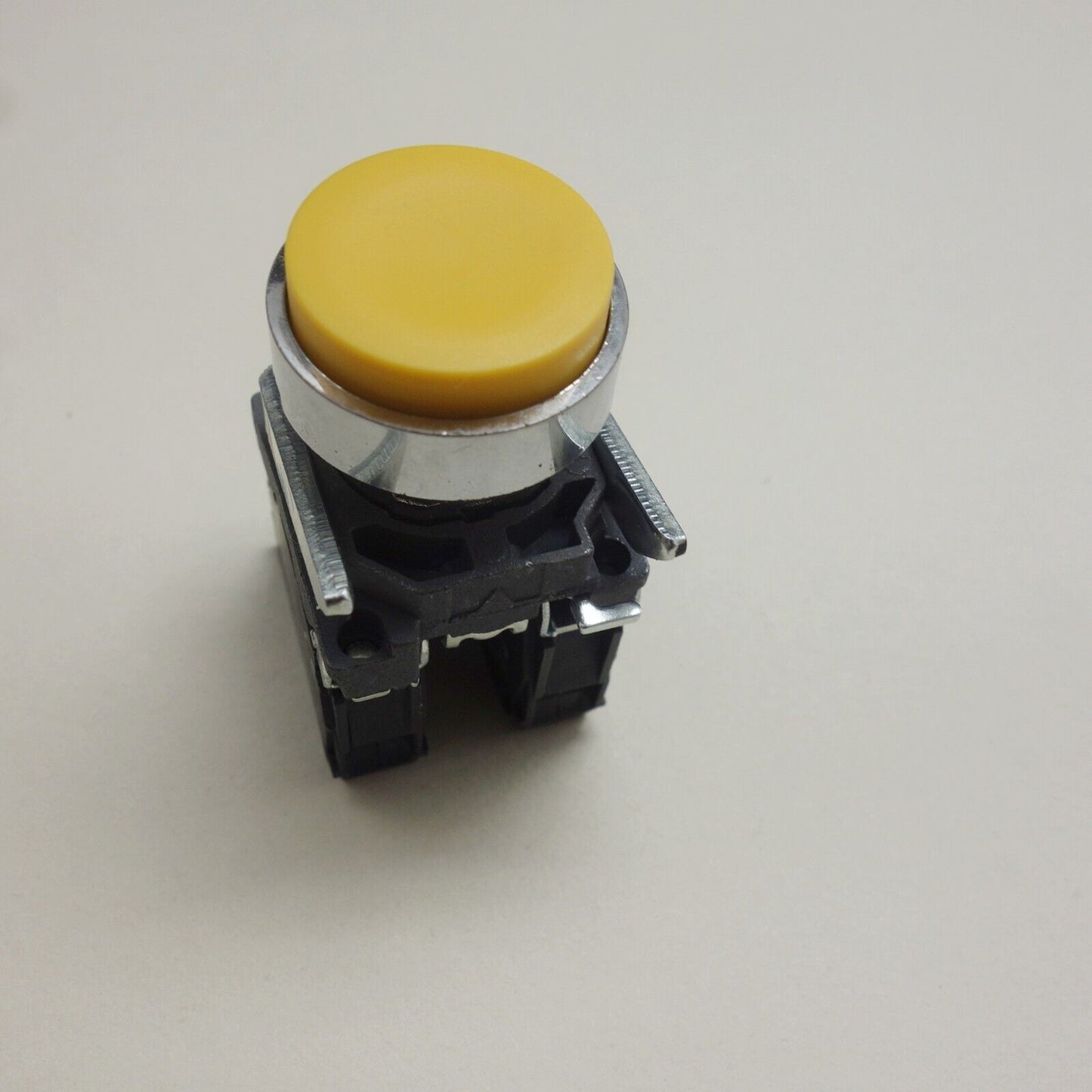 1PC 22MM PUSHBUTTON SWITCH FITS XB4BL55 YELLOW 1NO/1NC Projecting push XB4BL