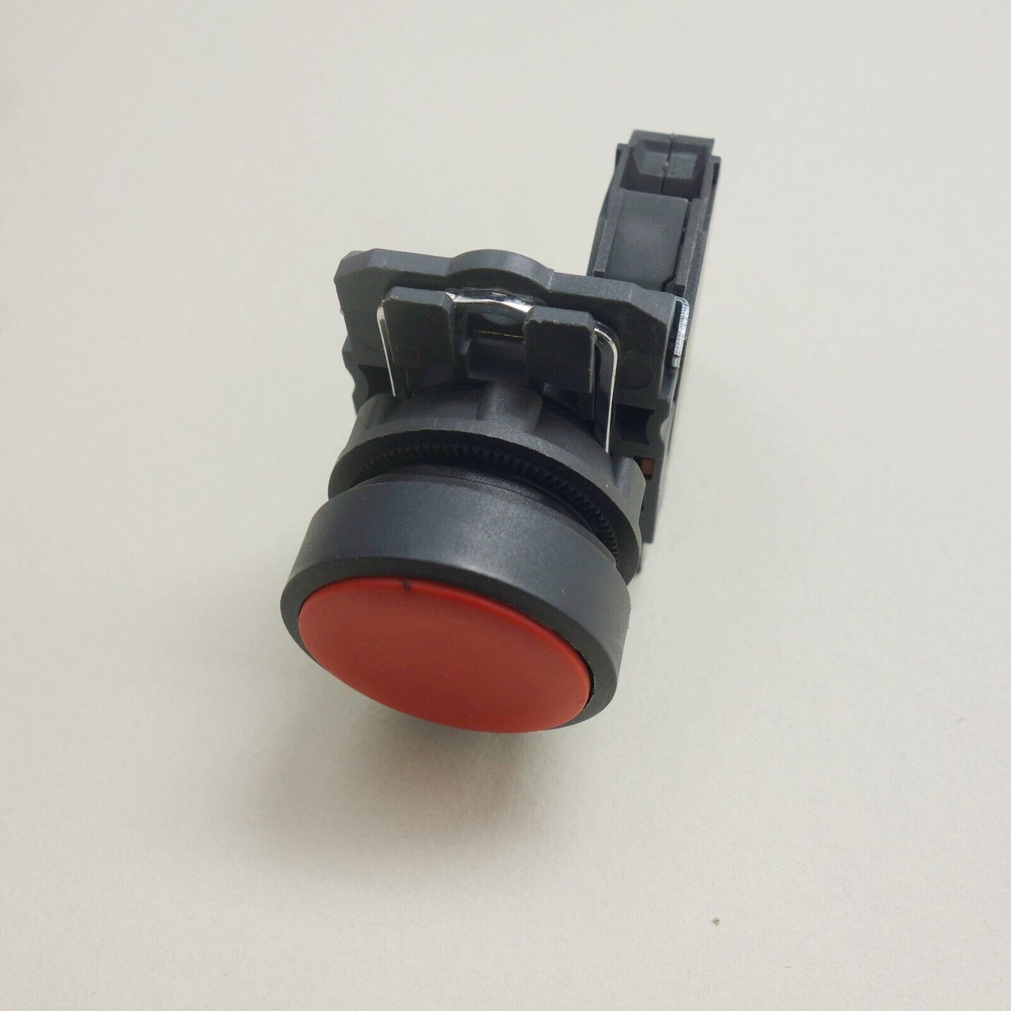 2PCS 22MM PUSHBUTTON SWITCH FITS XB5AA42 RED 1NC SPRING Return flush push