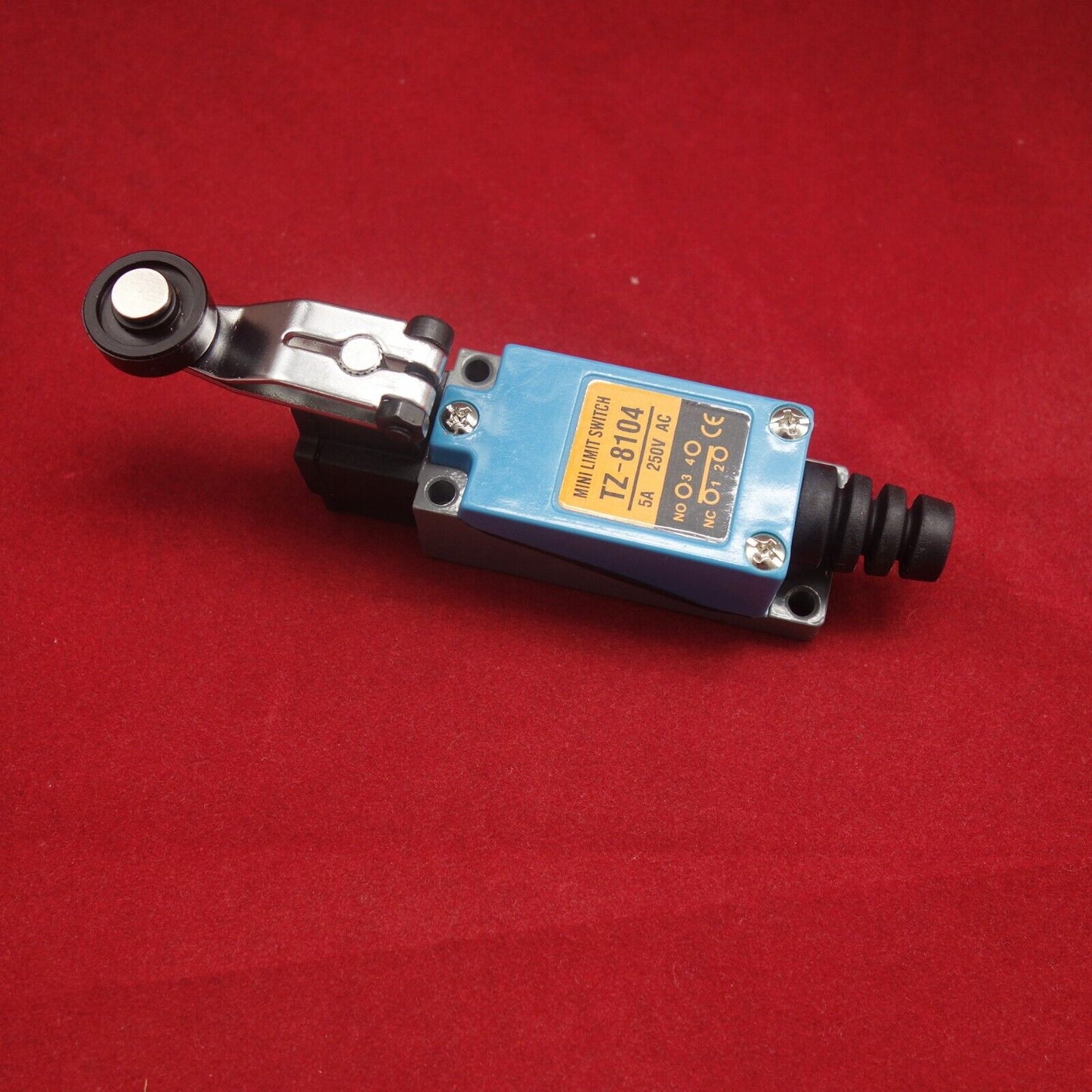 1PC NEW TZ-8104 LIMIT SWITCH 240V 5A LIMITED SWITCH FITS ME-8104 XCE118