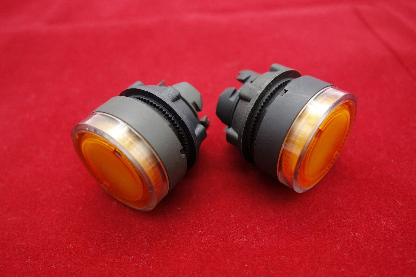 2PC 22MM PUSHBUTTON SWITCH HEAD FITS ZB5AW353 Yellow for XB5AW35 Parts