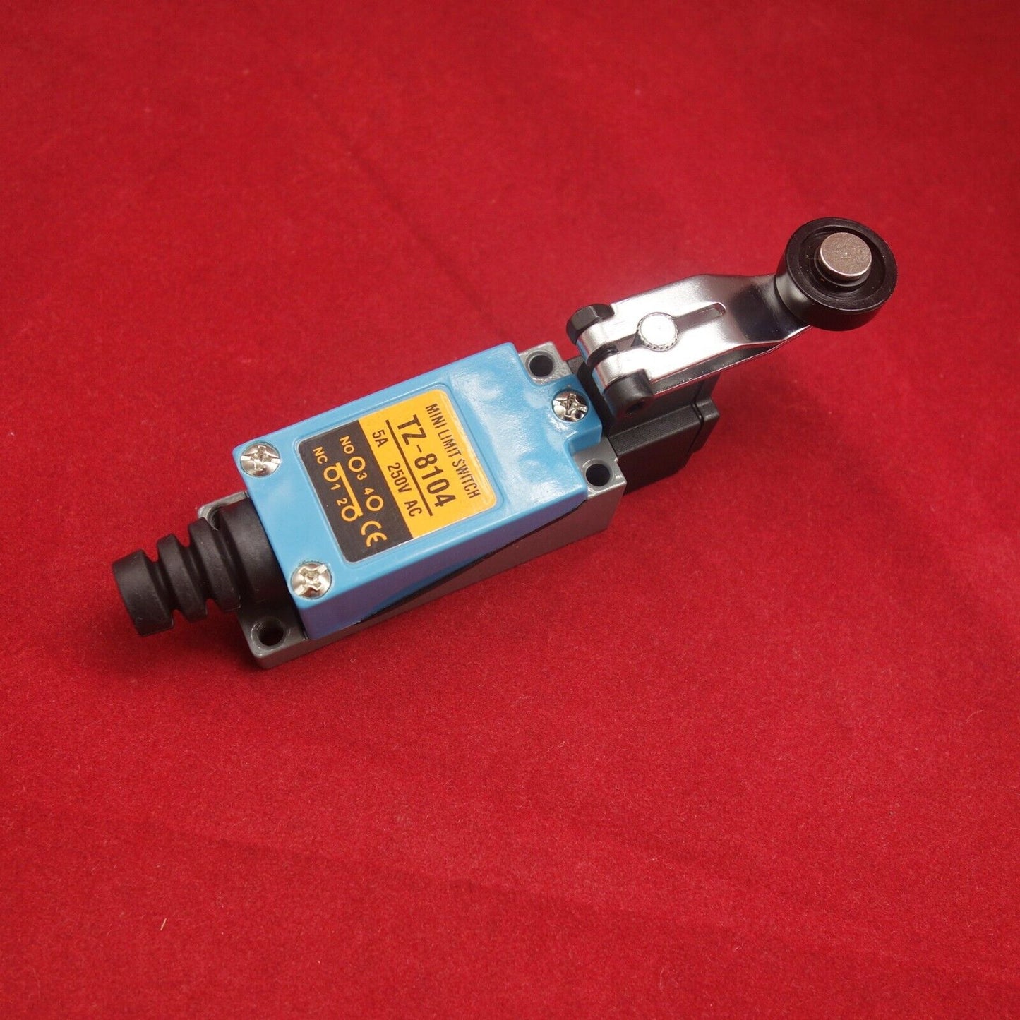 1PC NEW TZ-8104 LIMIT SWITCH 240V 5A LIMITED SWITCH FITS ME-8104 XCE118