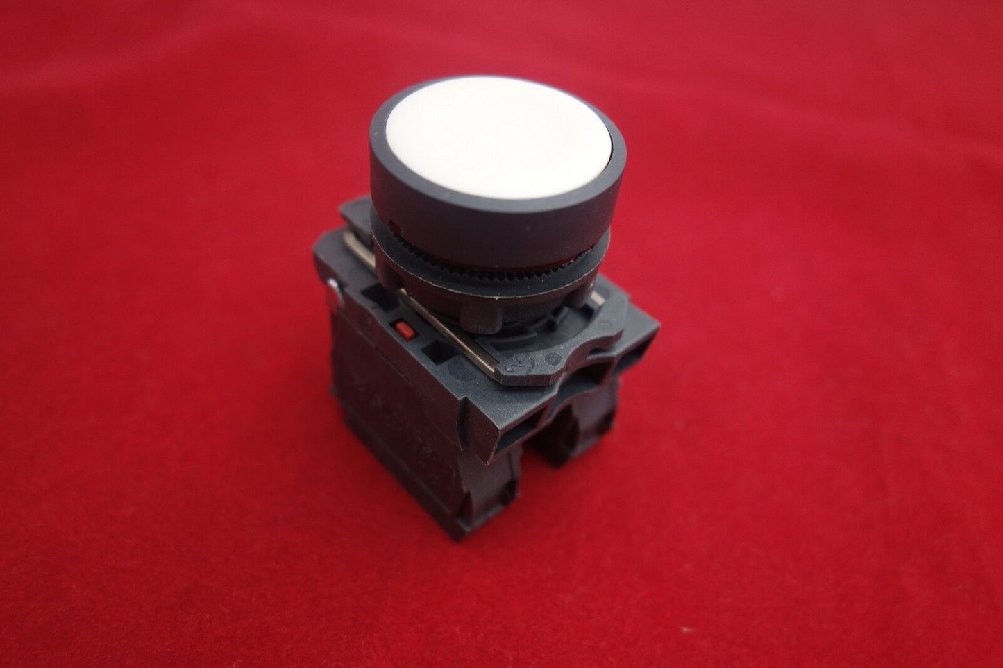 2PCS 22MM PUSHBUTTON SWITCH FITS XB5AA15 WHITE 1NO/1NC SPRING Return flush push