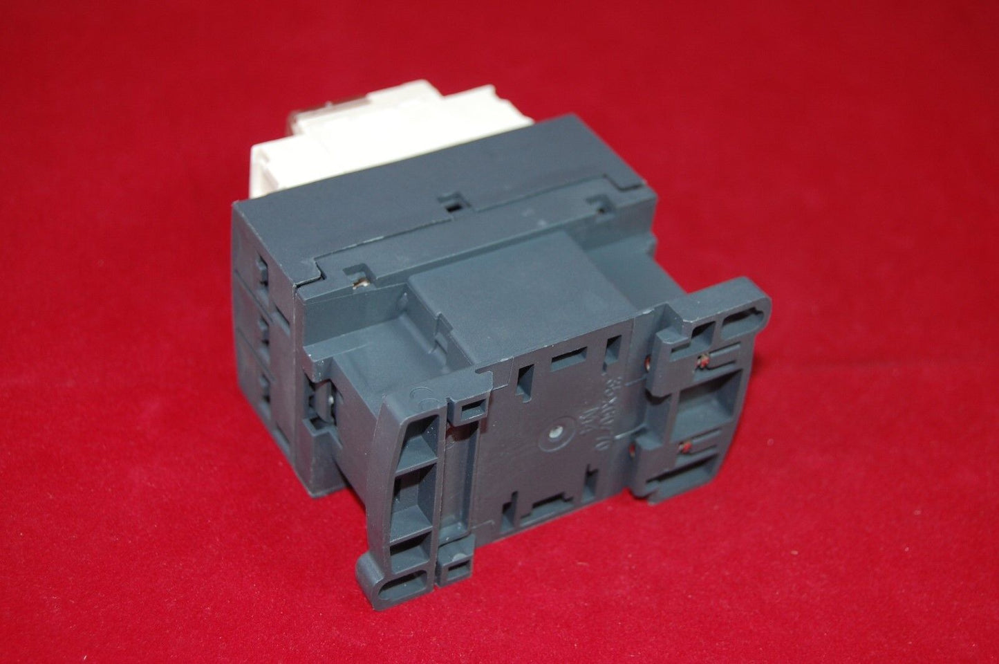 1pc New type FITS LC1D12E7 AC CONTACTOR 12A COIL 48V AC 50/60HZ