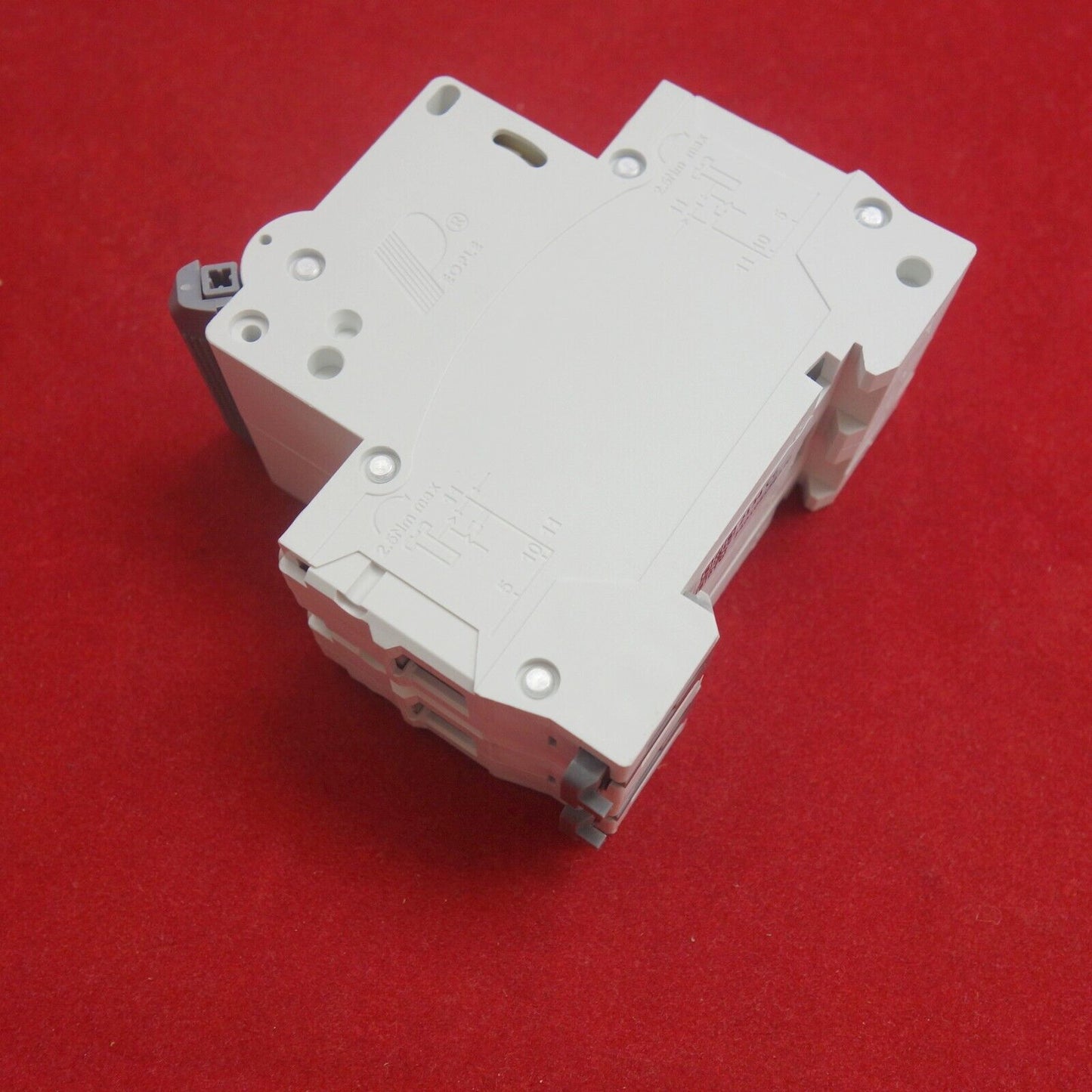 1Pc 2 Pole 6A Miniature Circuit Breaker RDB5-63 C6 6KA Breaking Capacity MCB