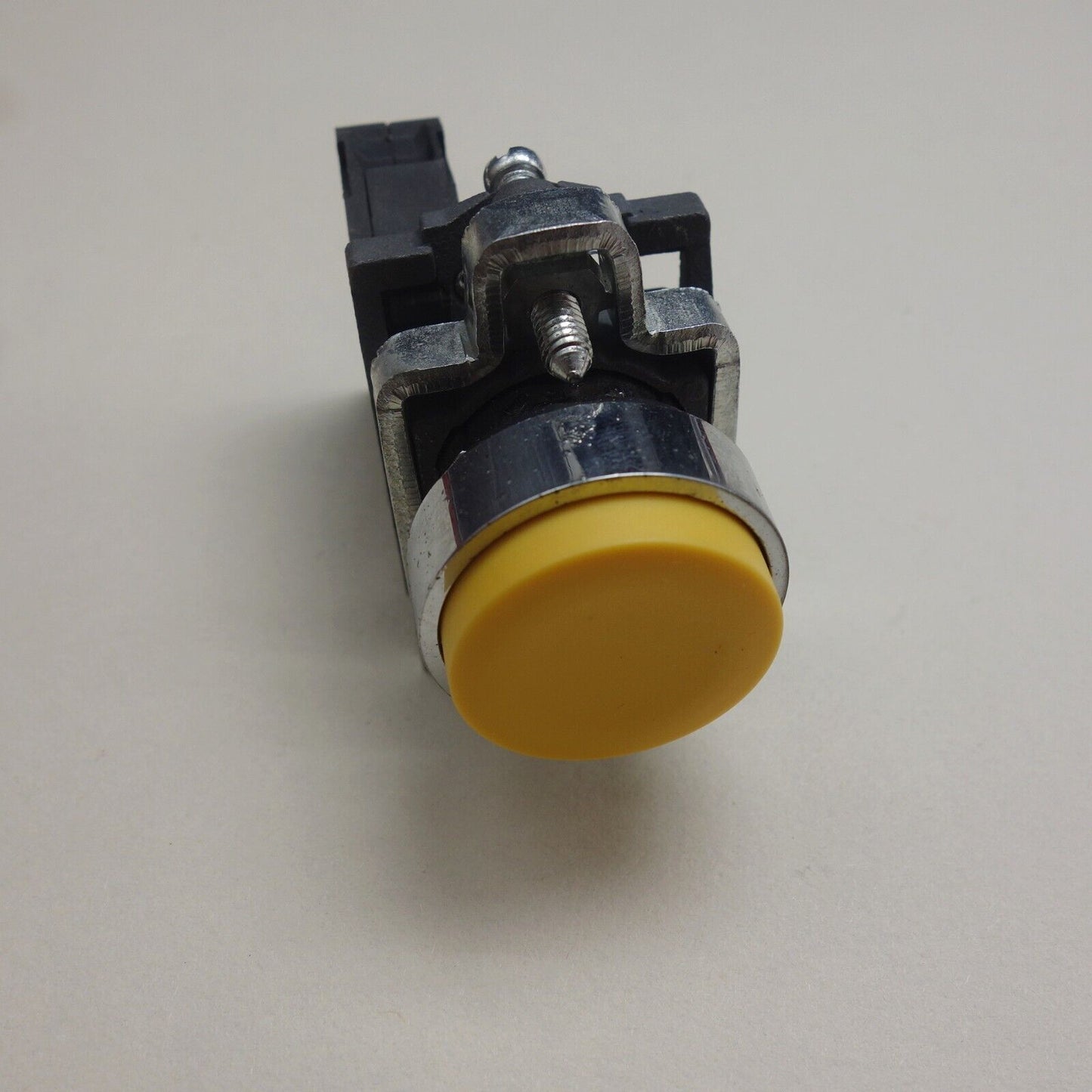 1PC 22MM PUSHBUTTON SWITCH FITS XB4BL51 YELLOW 1NO Projecting push XB4BL