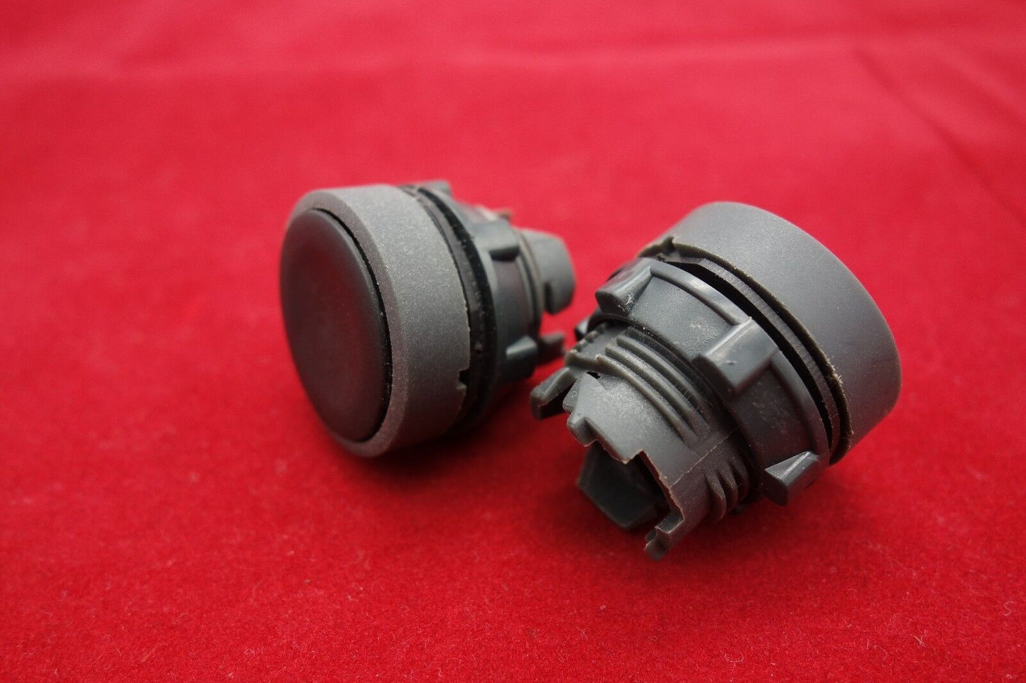 2PC 22MM PUSHBUTTON SWITCH HEAD FITS ZB5 AA2 Black for XB5AA21 Parts