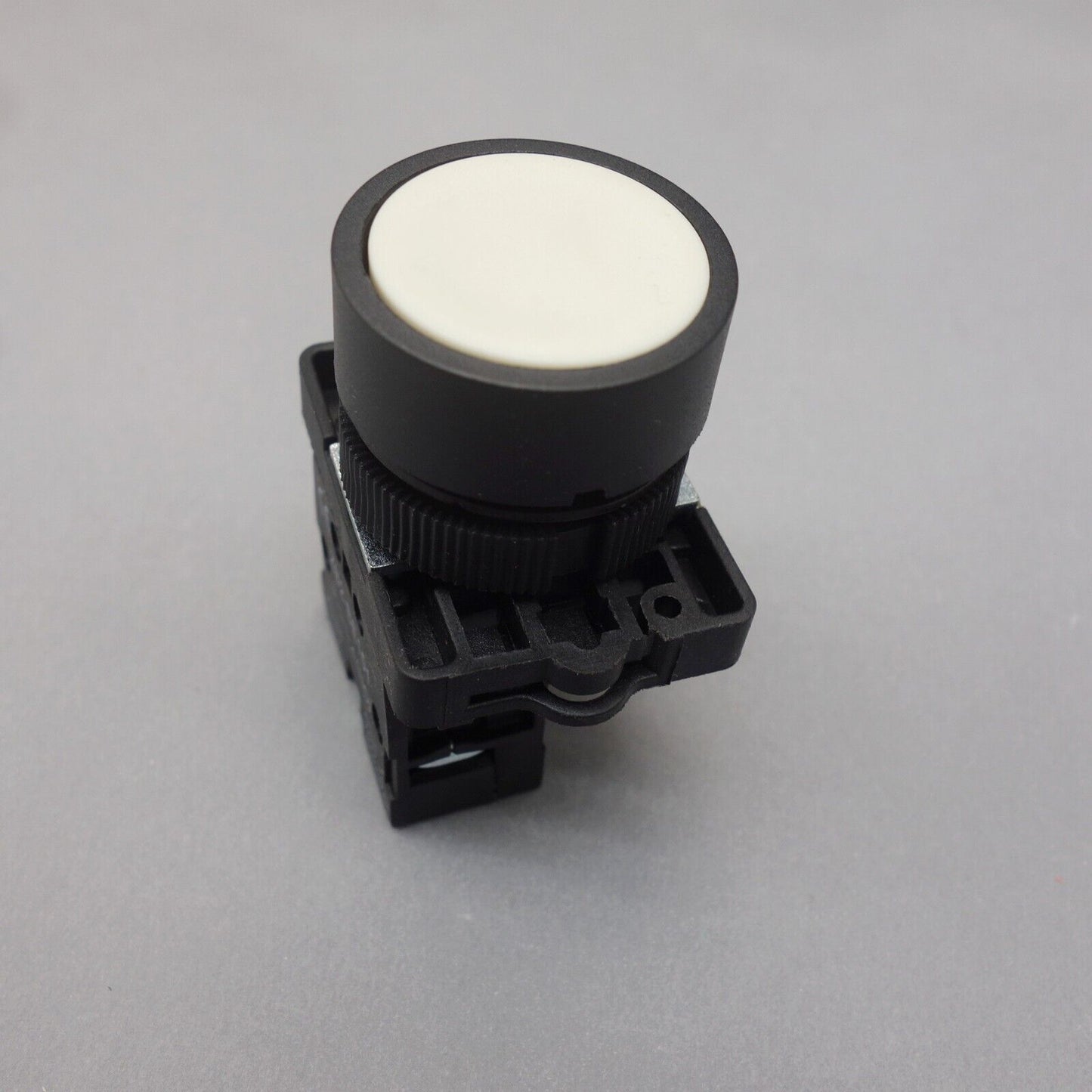 2PCS 22MM PUSHBUTTON SWITCH FITS XB2EA11 White 1No flush push Momentary Plastic
