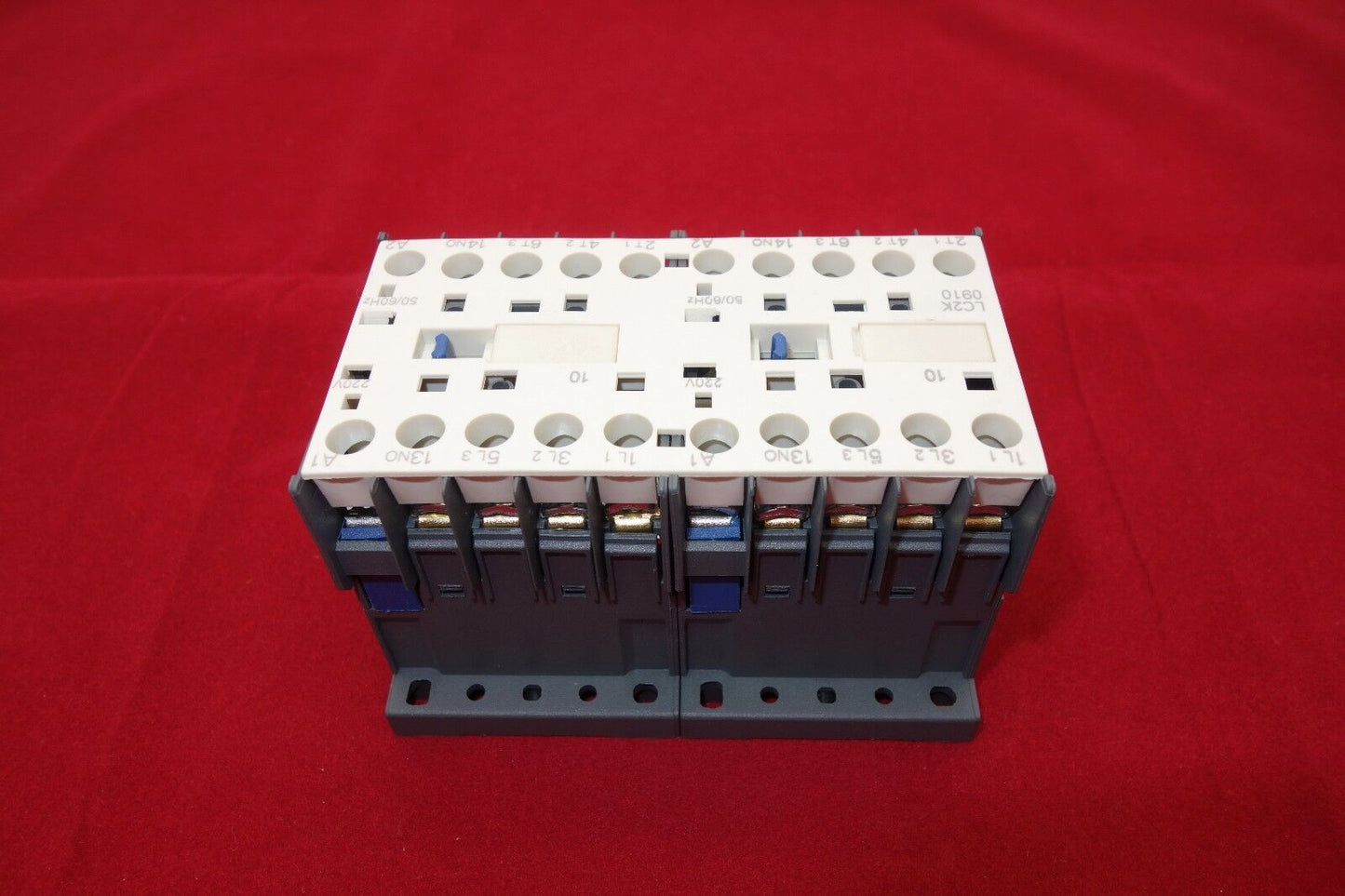 1PC Reversing FITS LC2 K0910 Mechanical Interlock CONTACTOR 9A 220V AC 50/60HZ