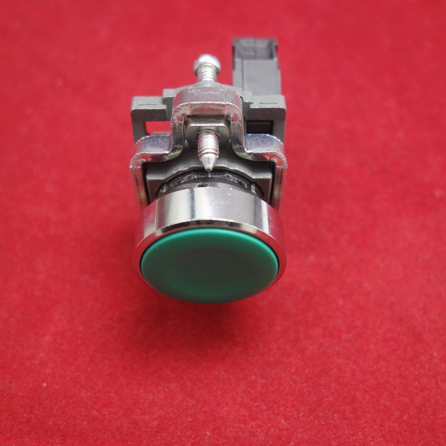 1PC 22MM FLUSH Metal PUSHBUTTON SWITCH FITS GREEN XB4-BA31 1N/O Momentary