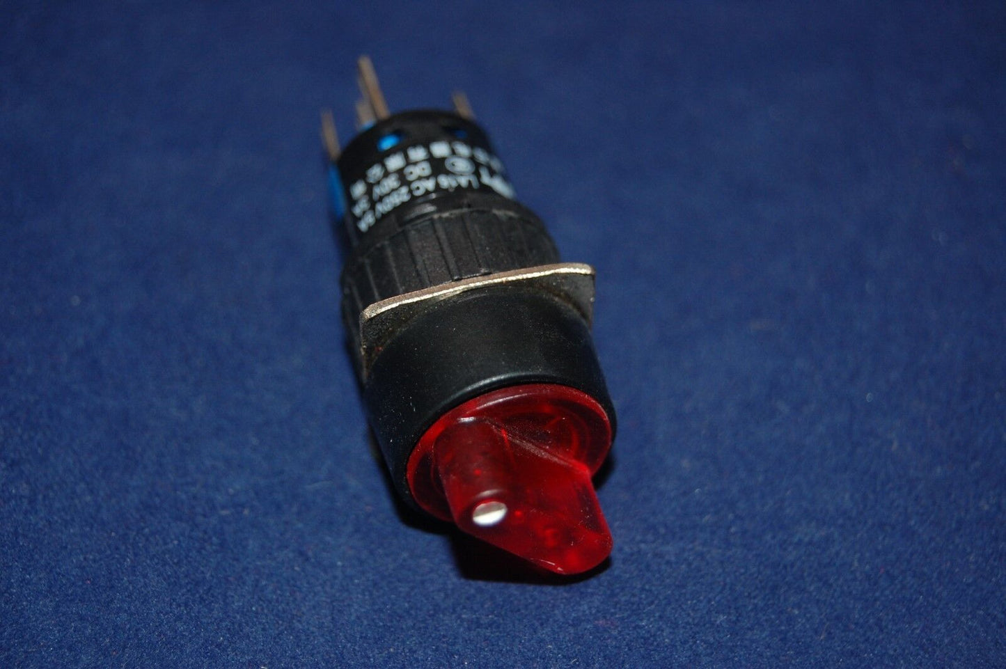 2PC 16mm Round ILLUMINATED Selector switch 2 Position RED 110V LED Latching