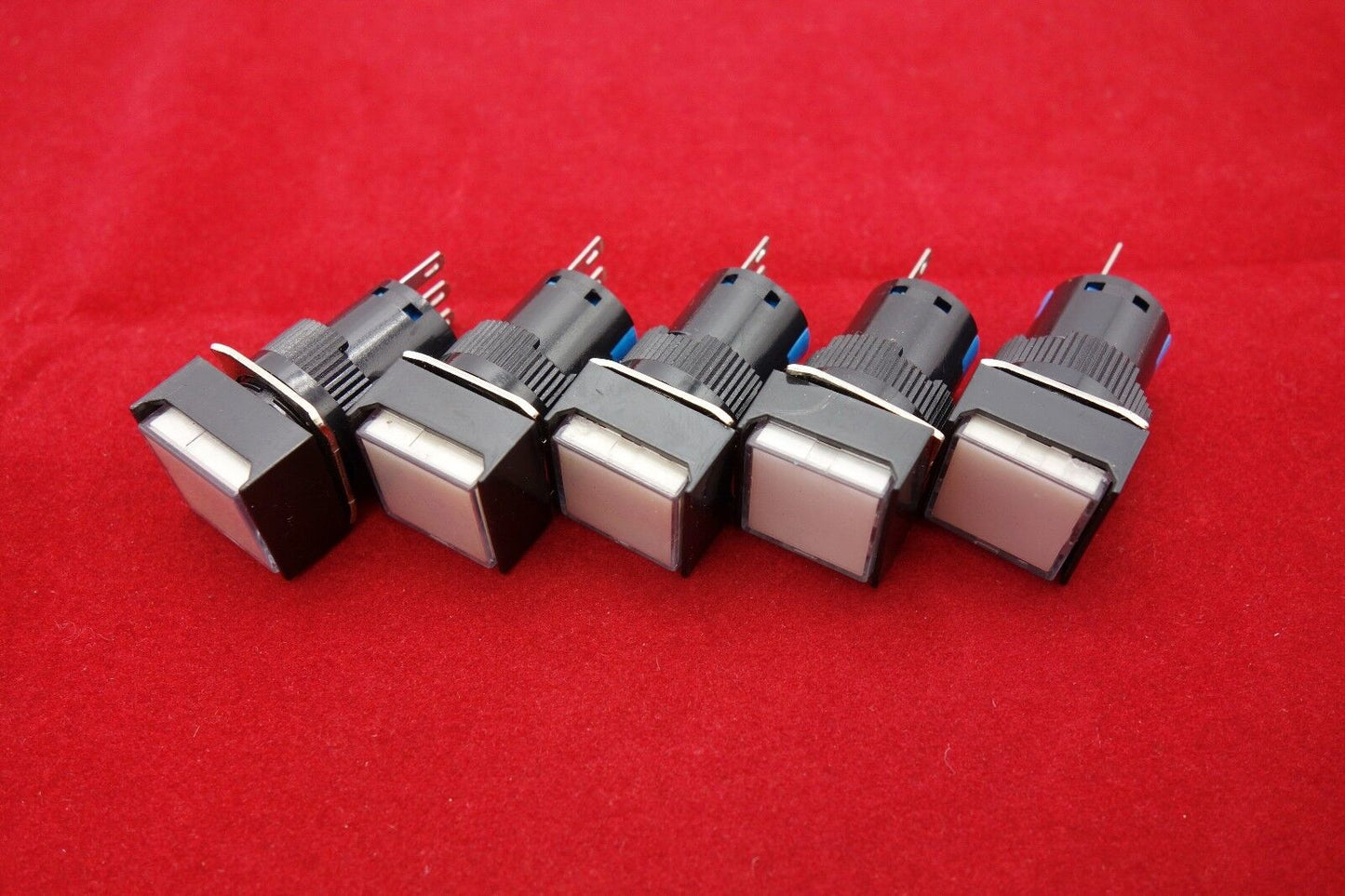 5PCS 16MM White Square Maintained PUSH BUTTON 3 Pins 250V AC 3A / DC 30V 5A