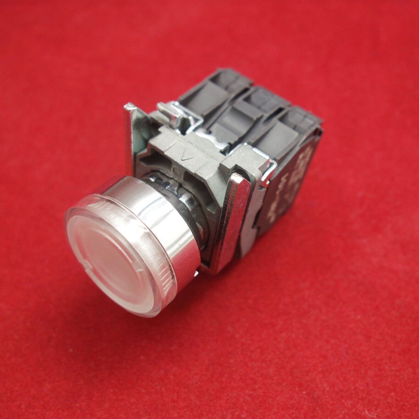 1PC 22MM illuminated pushbuttons with flush push Fits XB4BW31J5 12V AC/DC White