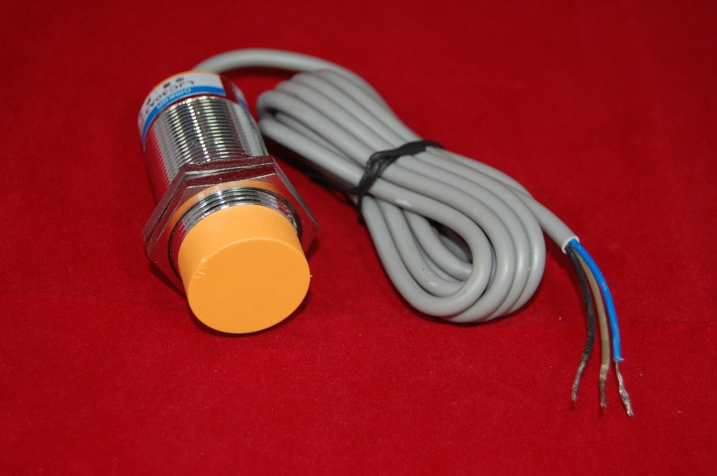 1 PC LJC30A3-H-Z/BY Capacitive Proximity Sensor Approach Switch PNP NO DC