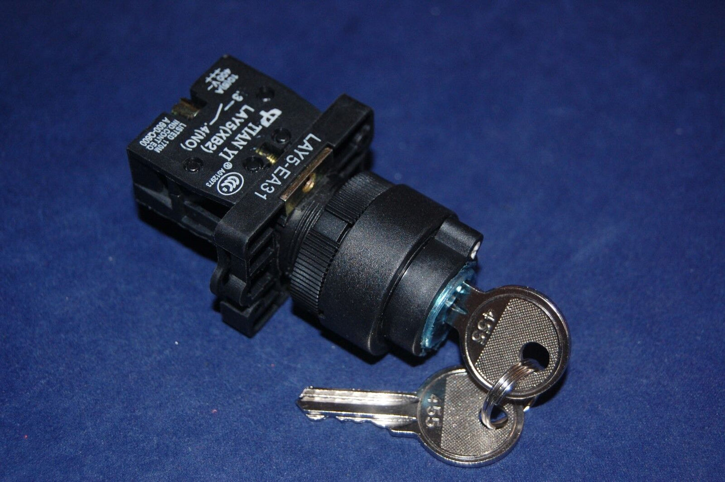 1PC FITS XB2 EG21 22MM 1NO 2 Positions Maintained Key Select Selector Switch